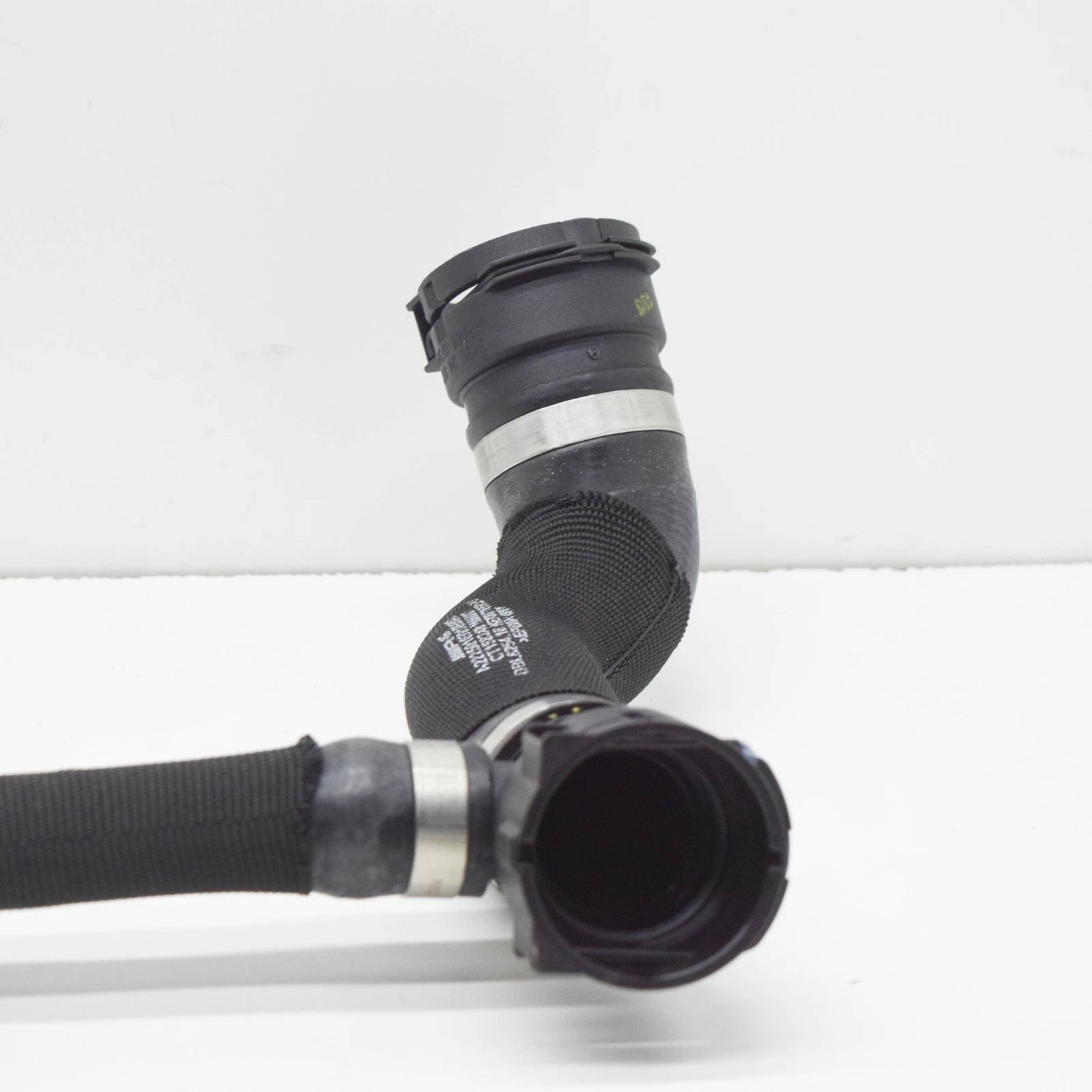 NEW MERCEDES-BENZ S W222 RIGHT COOLANT WATER RADIATOR HOSE A2225016701