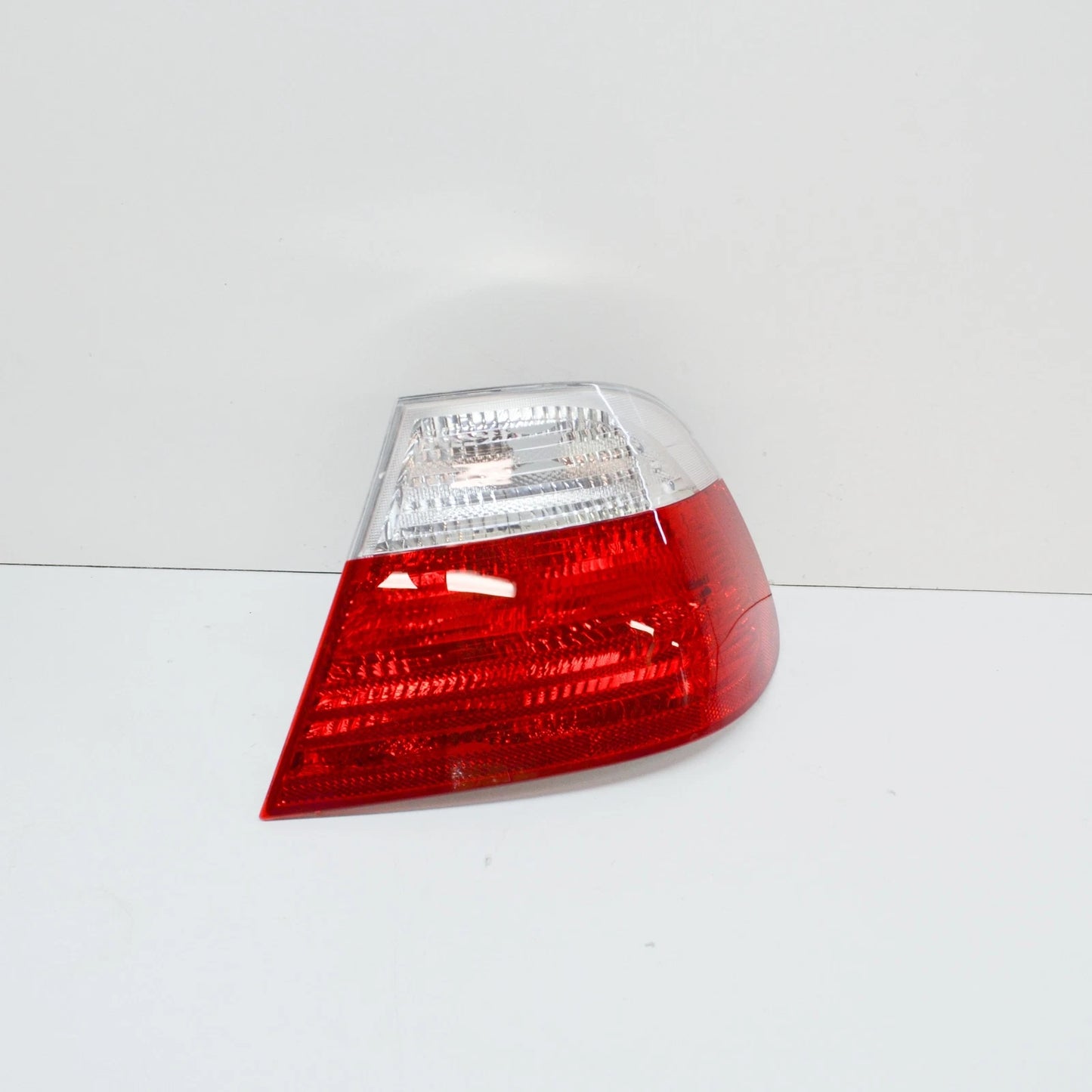 NEW BMW 3 E46 REAR RIGHT TAILLIGHT 63218383826 8383826 ORIGINAL