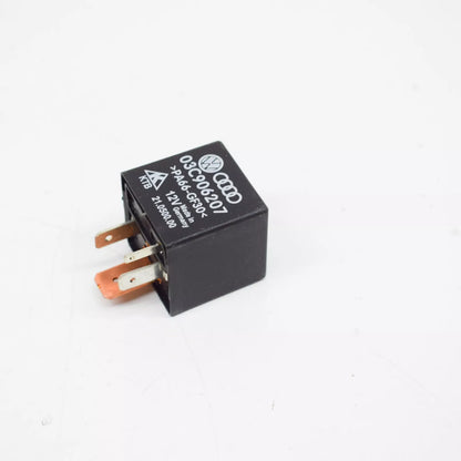NEW VW GOLF MK5 CURRENT MEASUREMENT RELAY LOCATION/CODE SENSOR 03C906207
