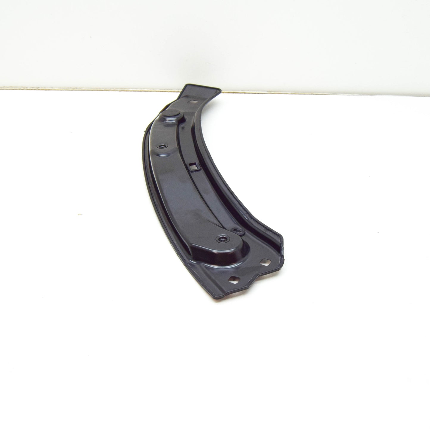 NEW AUDI Q3 8U RADIATOR RIGHT SUPPORT BRACKET 8U0805932 ORIGINAL