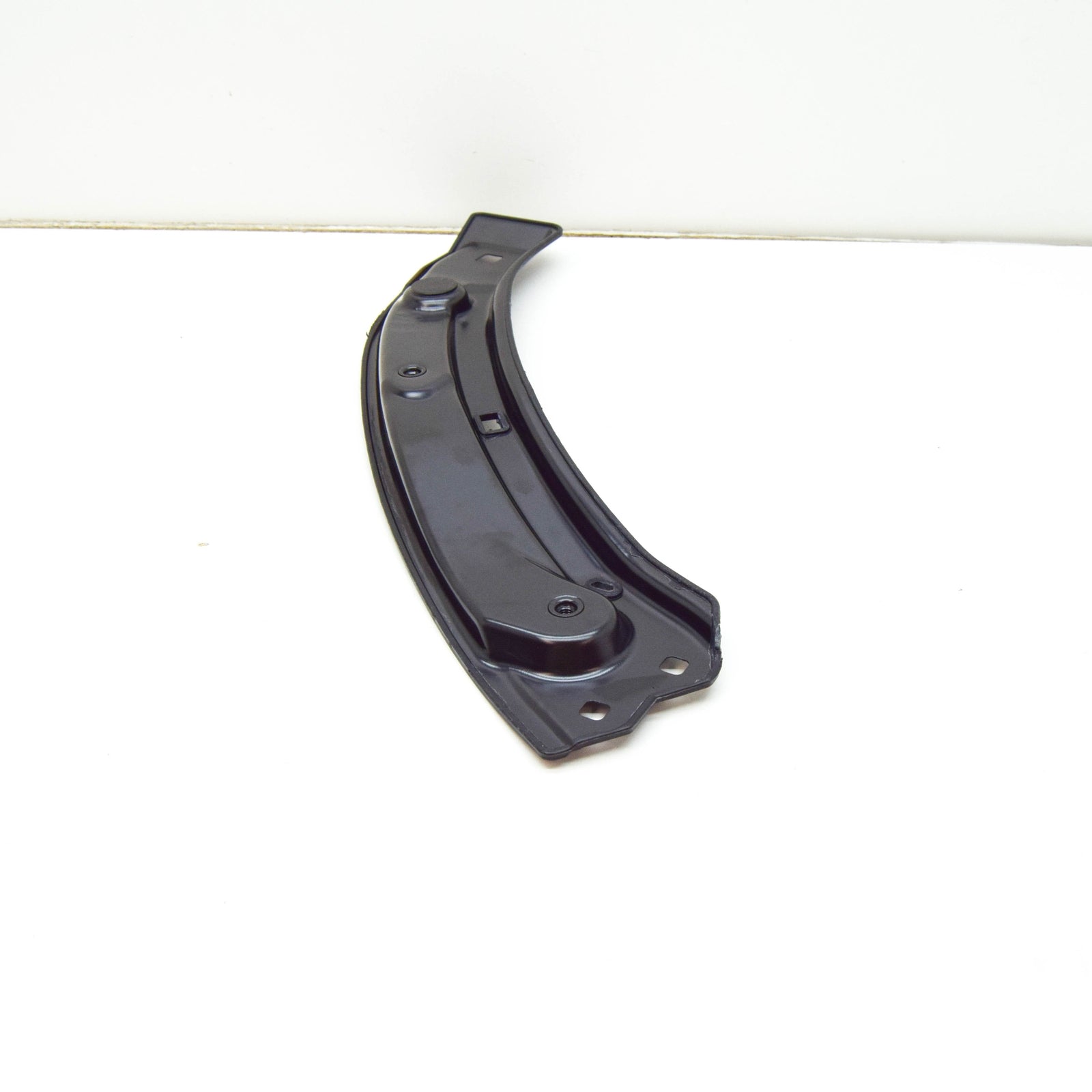 NEW AUDI Q3 8U RADIATOR RIGHT SUPPORT BRACKET 8U0805932 ORIGINAL