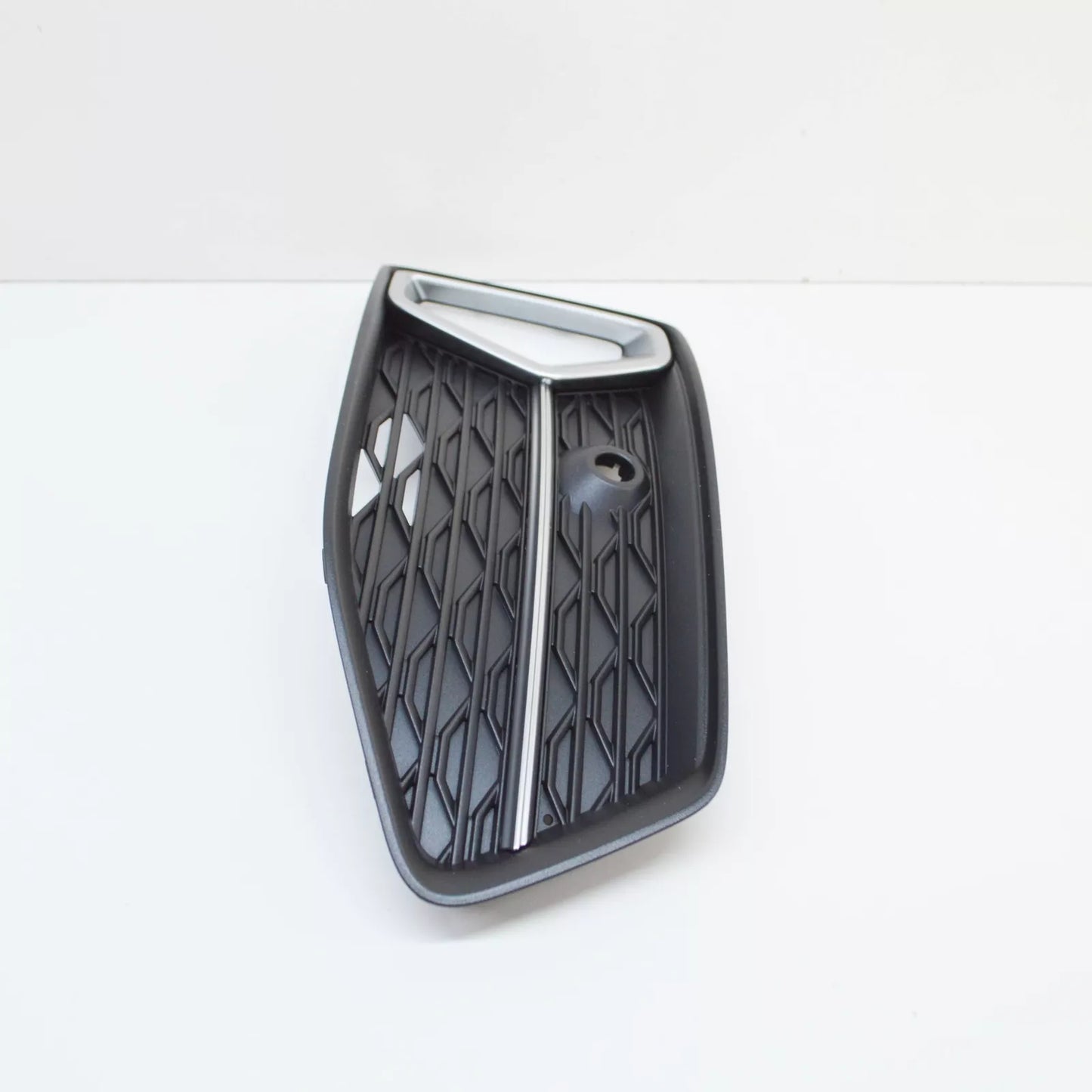 NEW AUDI A6 C8 FRONT RIGHT BUMPER AIR GUIDE GRILLE 4K0807648D3HB