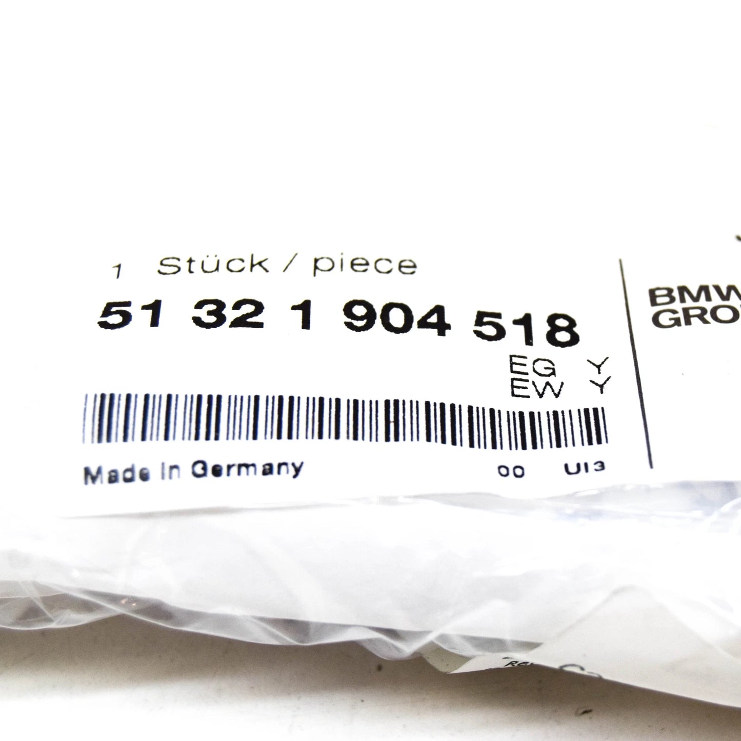 NEW BMW 3 E30 FRONT RIGHT WINDOW GUIDE COVERING 51321904518 1904518 ORIGINAL