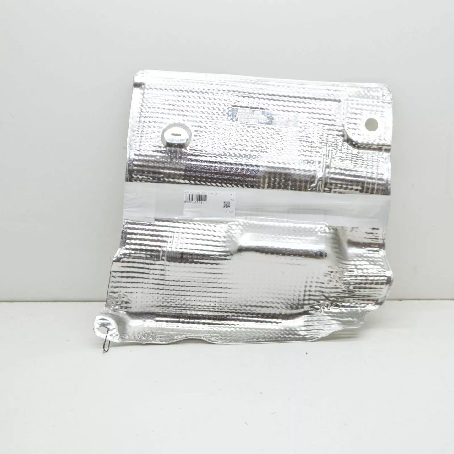 NEW AUDI A4 AVANT B9 EXHAUST RIGHT HEAT PROTECTION 8W0804172