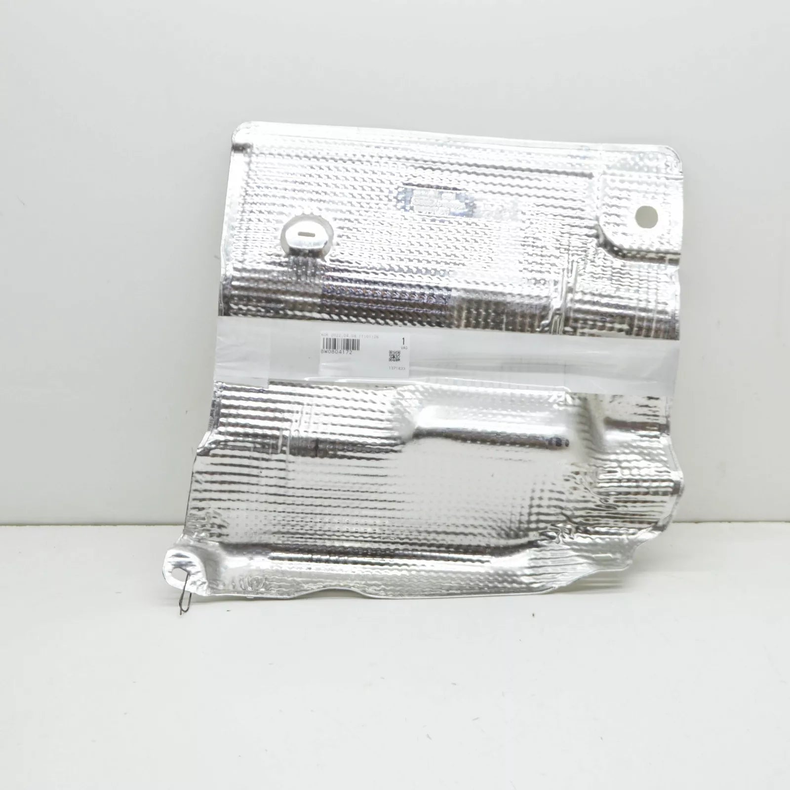 NEW AUDI A4 AVANT B9 EXHAUST RIGHT HEAT PROTECTION 8W0804172