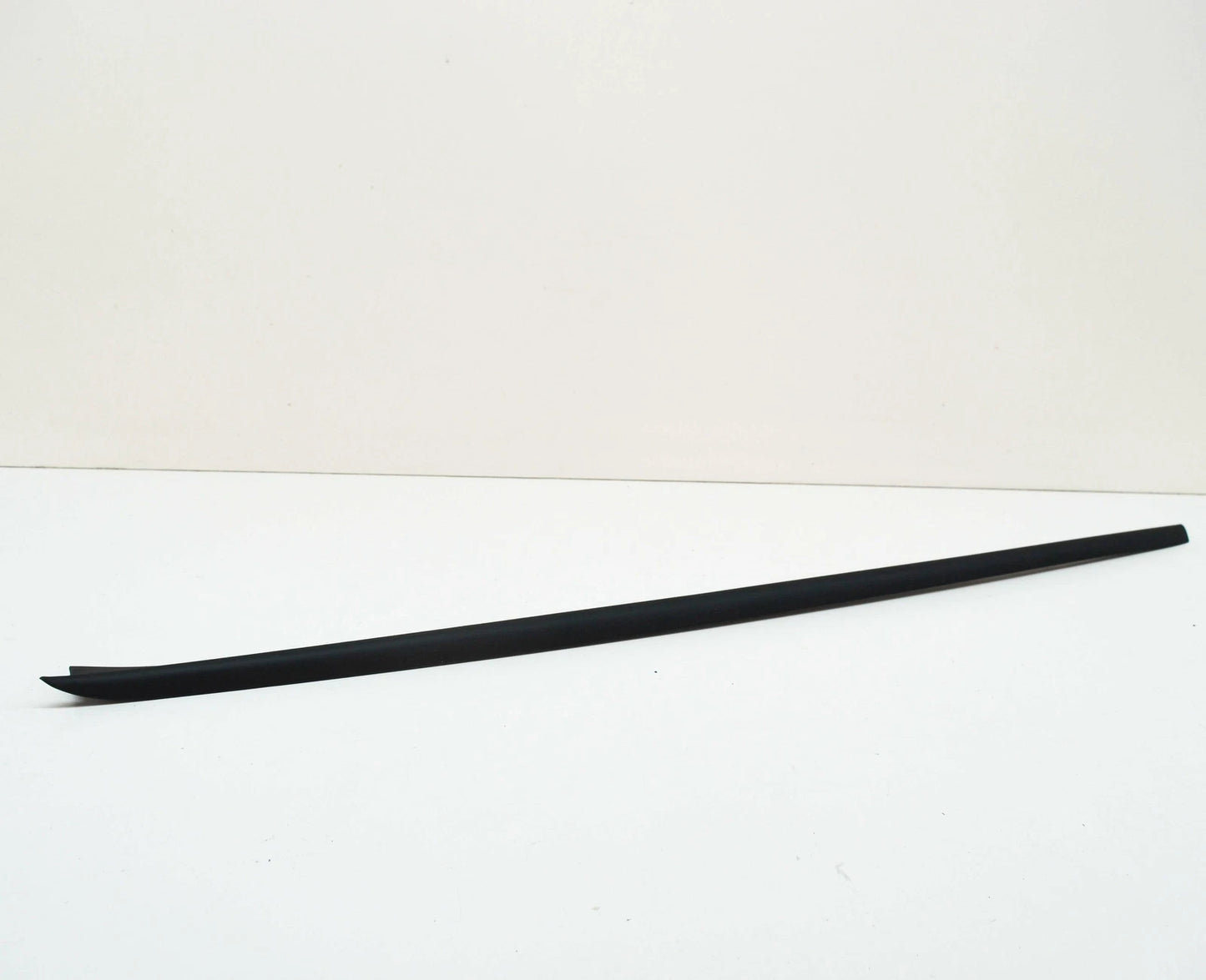 NEW VW GOLF SPORTSVAN MK7 FRONT WINDSHIELD LEFT VERTICAL TRIM 510854327A5AP