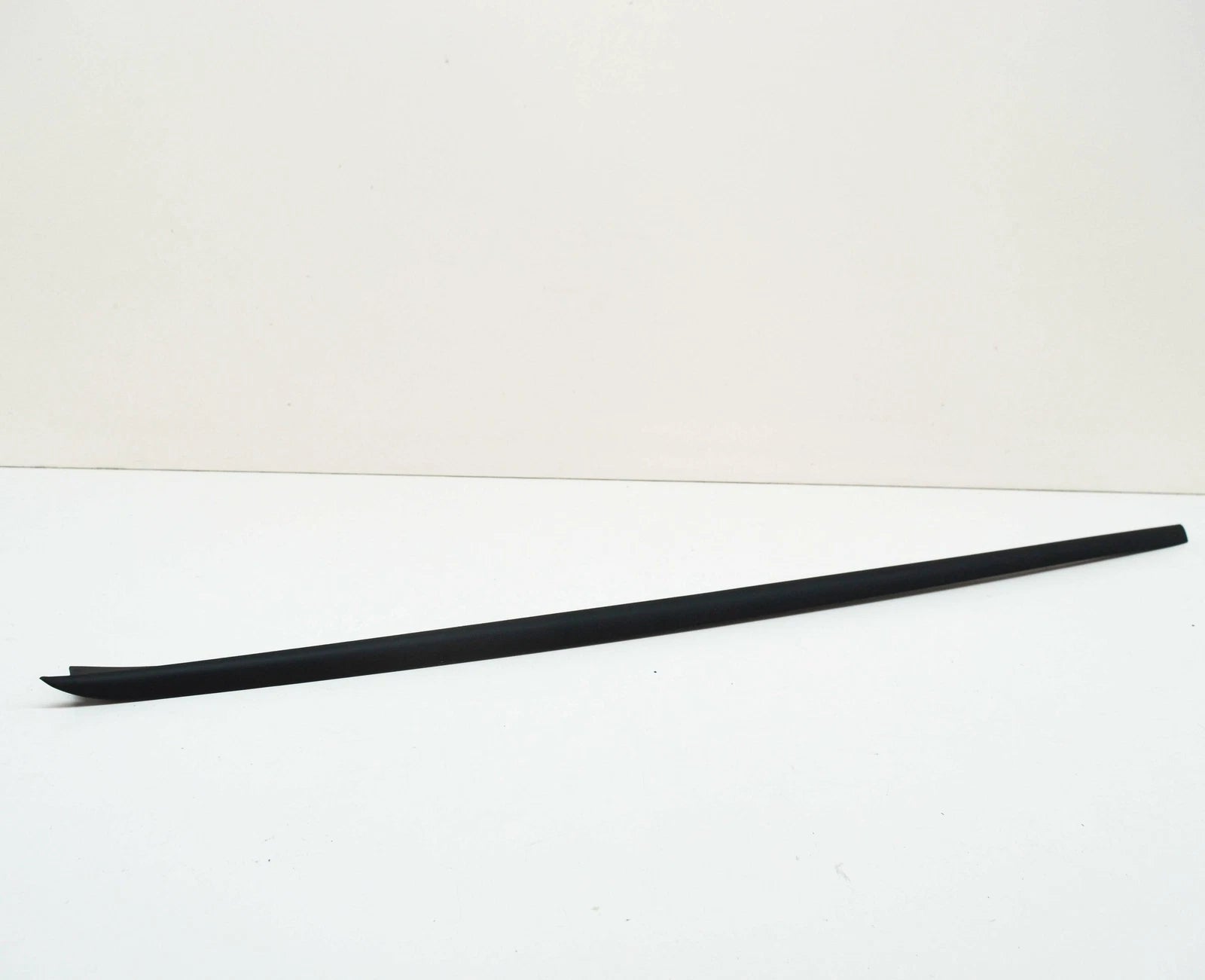 NEW VW GOLF SPORTSVAN MK7 FRONT WINDSHIELD LEFT VERTICAL TRIM 510854327A5AP