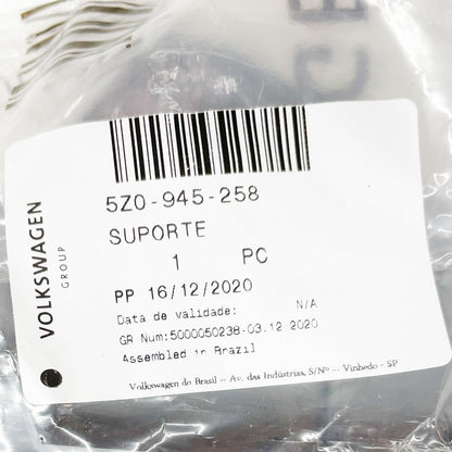 NEW VOLKSWAGEN FOX RIGHT TAIL LIGHT BULB HOLDER 5Z0945258 ORIGINAL