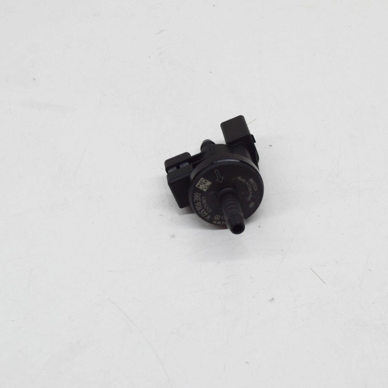 NEW AUDI A4 B7 CANISTER PURGE SOLENOID VENT VALVE 06E906517A 2.0TFSI