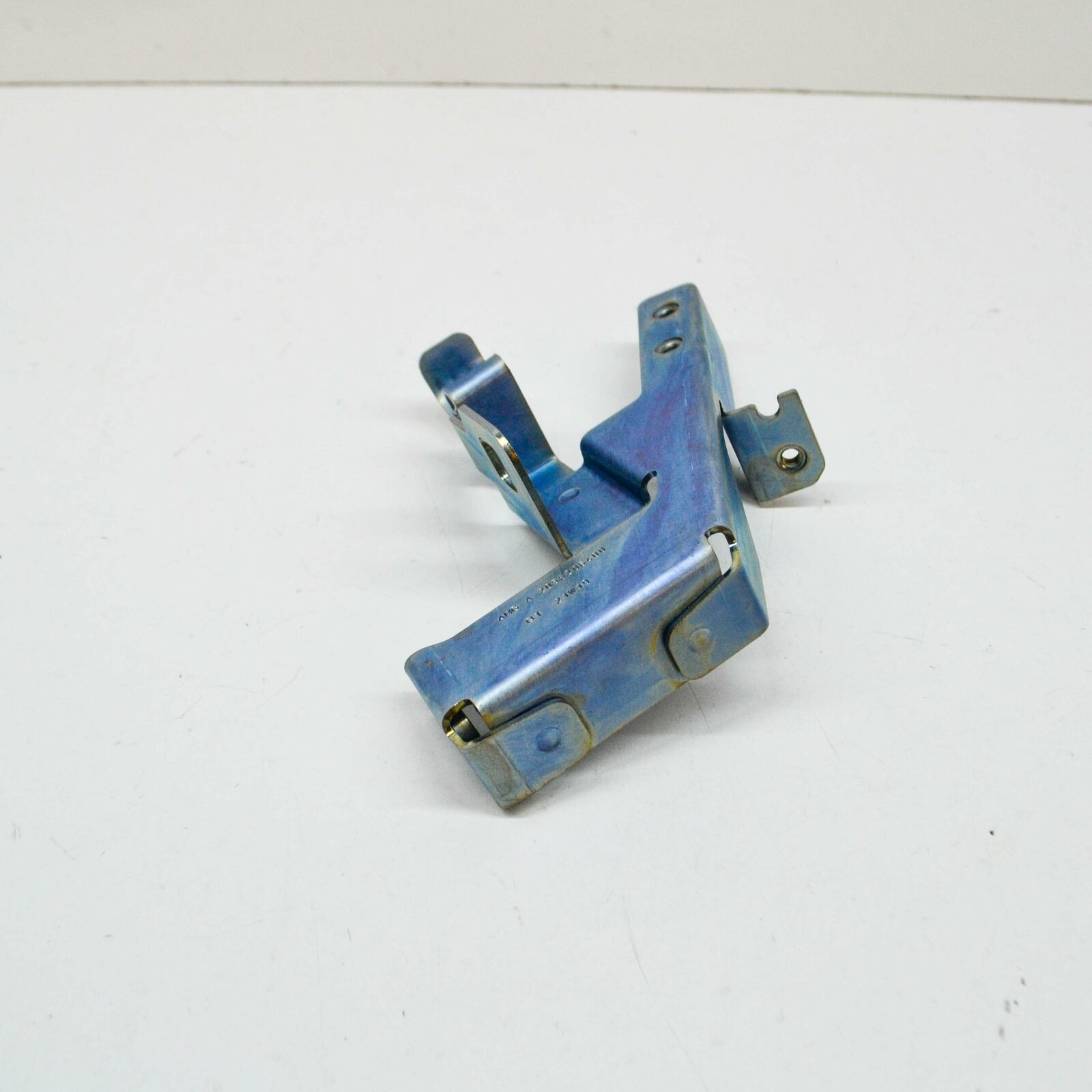 NEW MB C W205 FRONT RIGHT ACCELERATION SENSOR BRACKET A2056206400 ORIGINAL