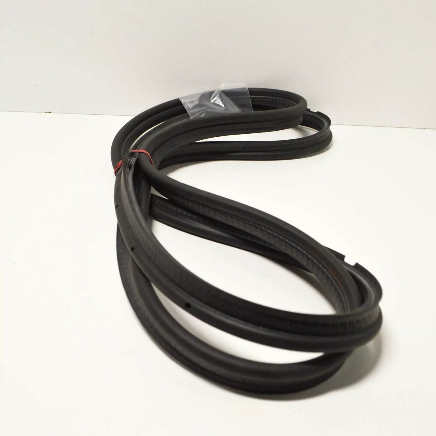 NEW MERCEDES-BENZ 190 W201 REAR TRUNK LID SEAL RUBBER A2017500098