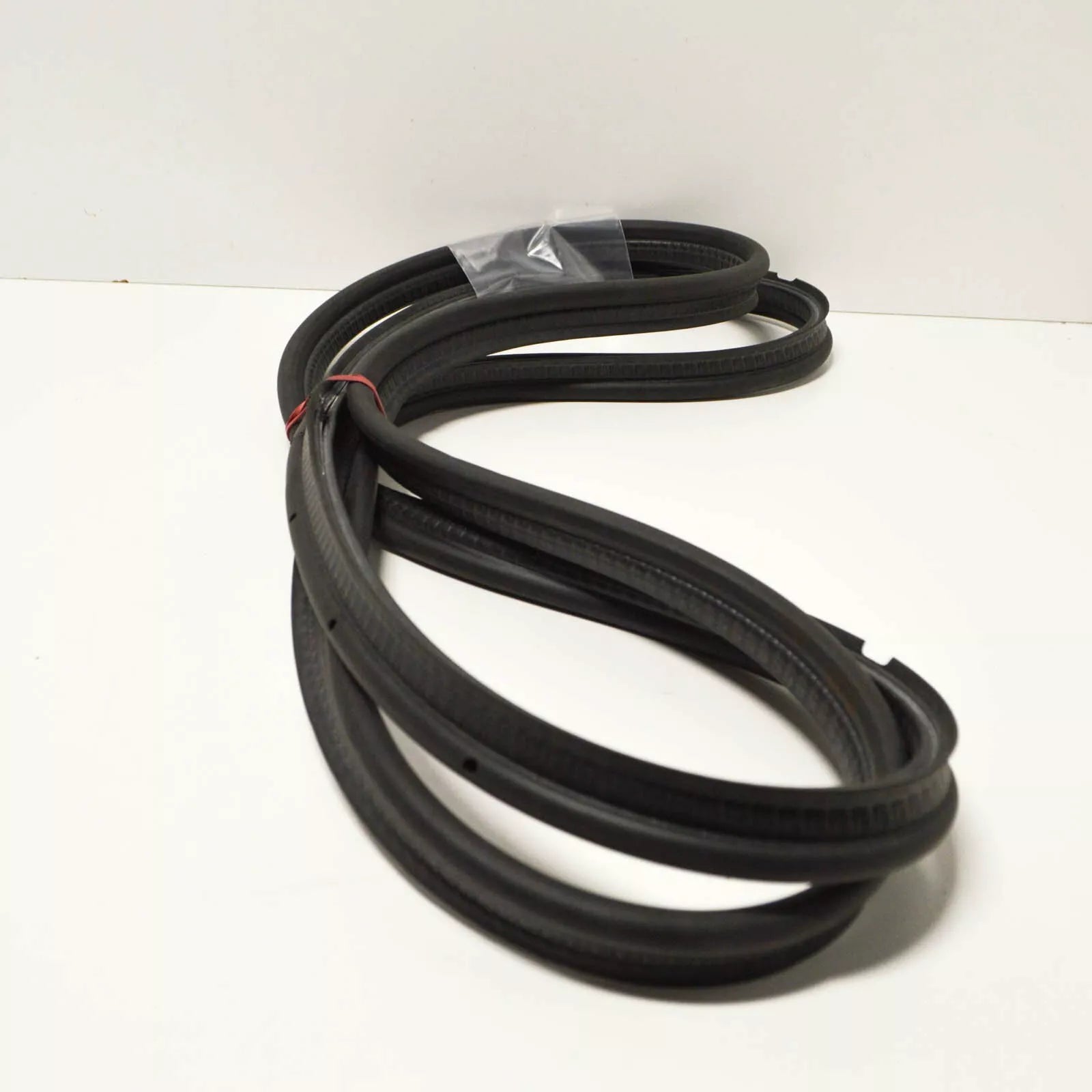 NEW MERCEDES-BENZ 190 W201 REAR TRUNK LID SEAL RUBBER A2017500098