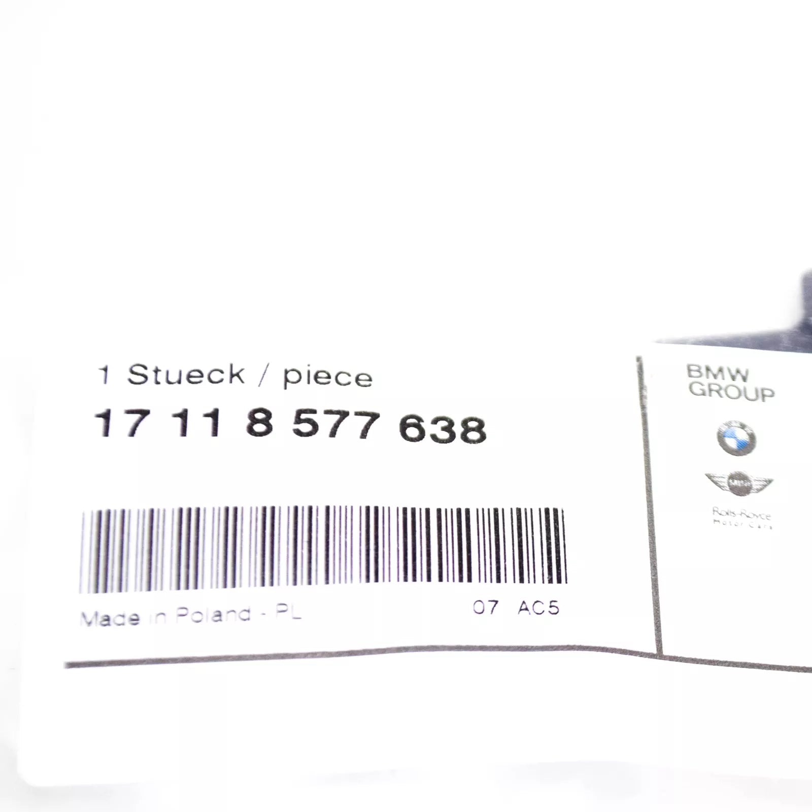 NEW BMW 5 G30 COOLING RADIATOR CENTER LOWER MOUNT HOLDER 17118577638 ORIGINAL