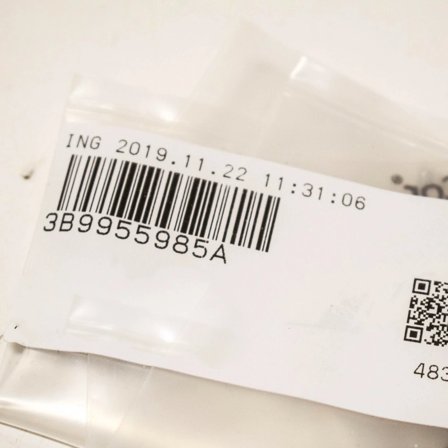 NEW AUDI A3 REAR WINDSCREEN WASHER NOZZLE SPRAY 3B9955985A ORIGINAL