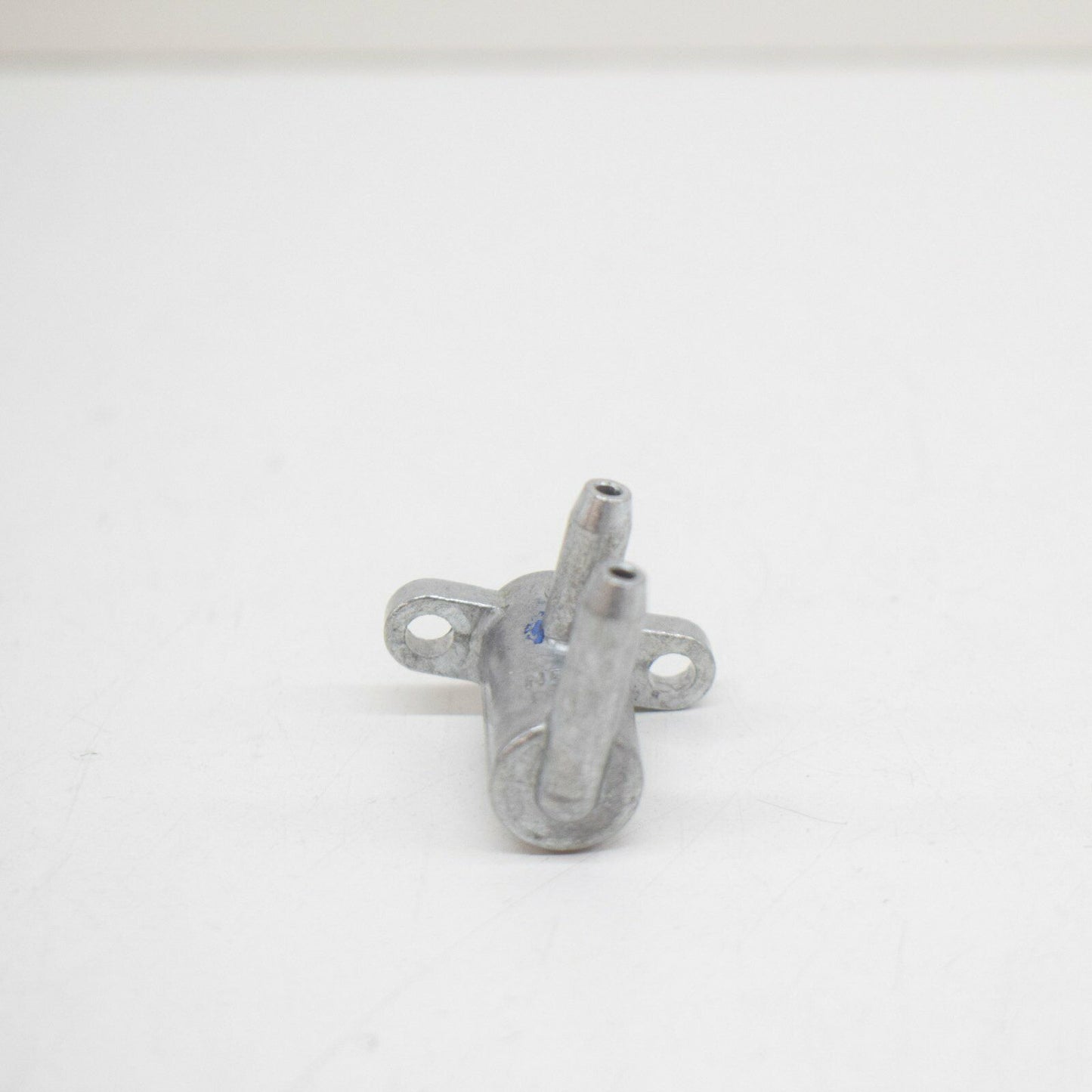 NEW MERCEDES-BENZ SALOON W123 VACUUM VALVE A0004600284 3.0 DIESEL ORIGINAL