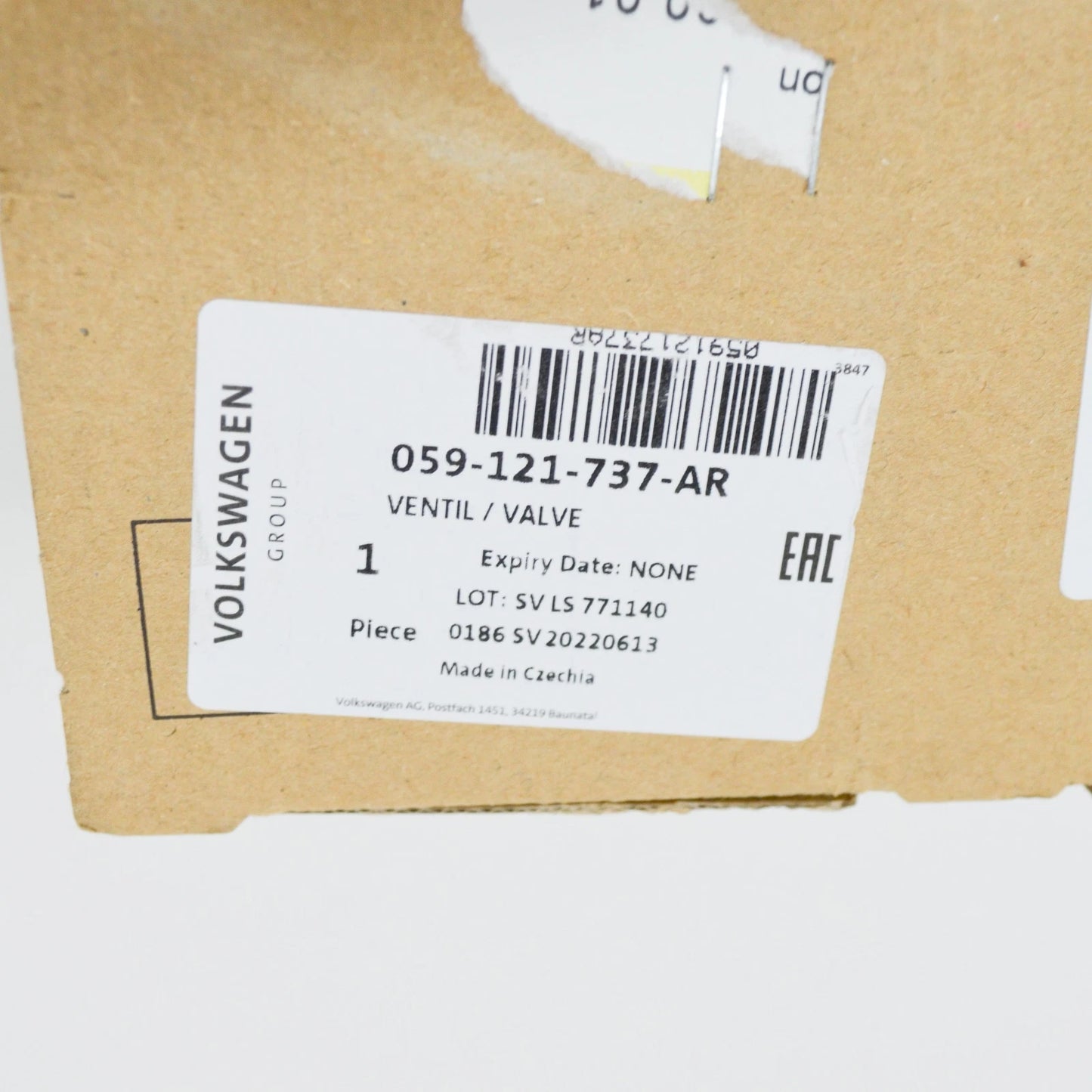 NEW VW AMAROK COOLING SYSTEM REGULATING VALVE 059121737AR