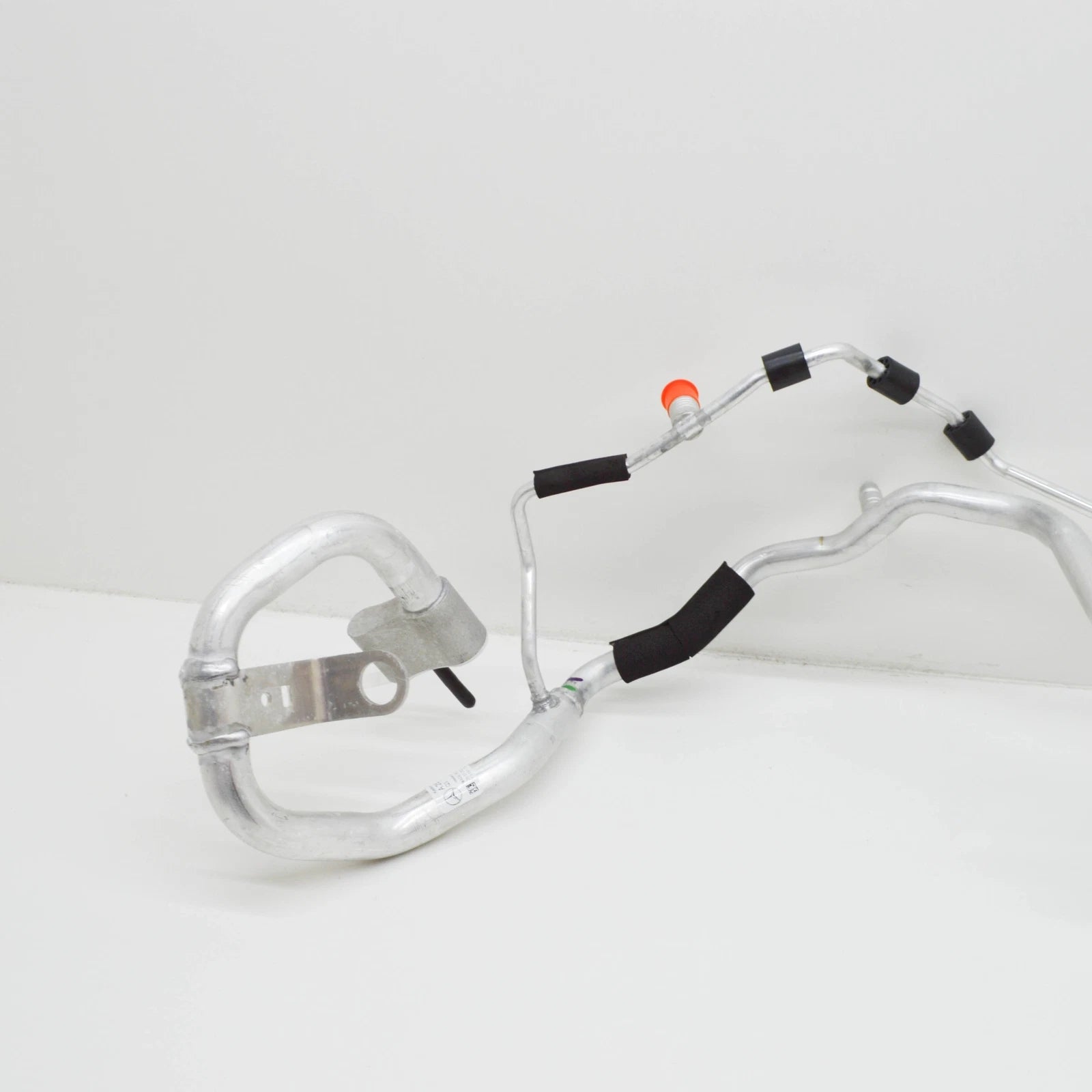 NEW MERCEDES-BENZ GLC X253 A/C REFRIGERANT RETURN LINE A2538304001 ORIGINAL