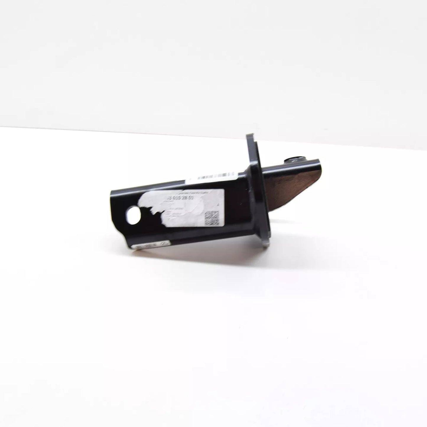 NEW MERCEDES-BENZ GLC C253 TRAILER HITCH RIGHT REINFORCEMENT A2536102801