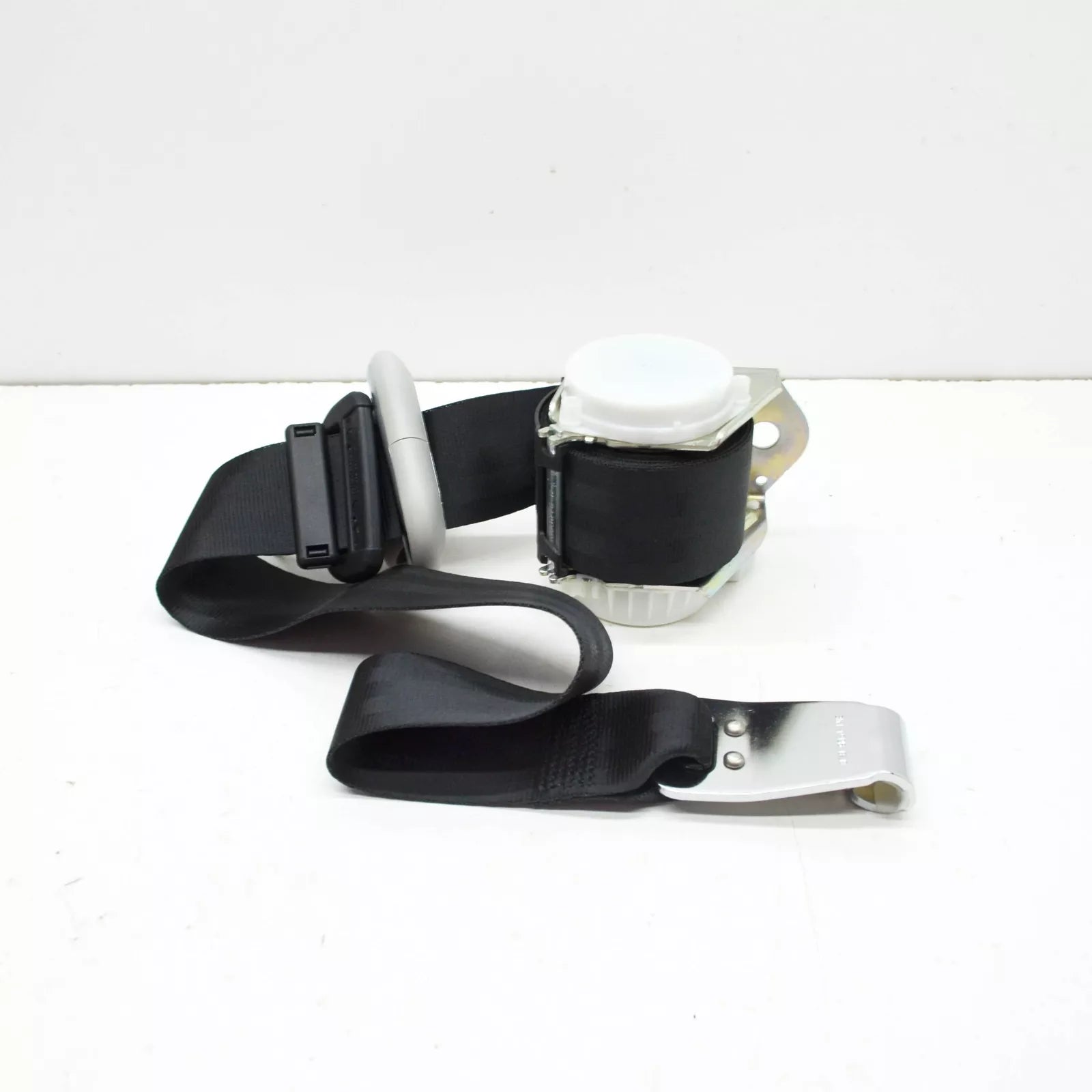 NEW VOLKSWAGEN CADDY SB REAR LEFT SEATBELT 2K5857815ARYV ORIGINAL