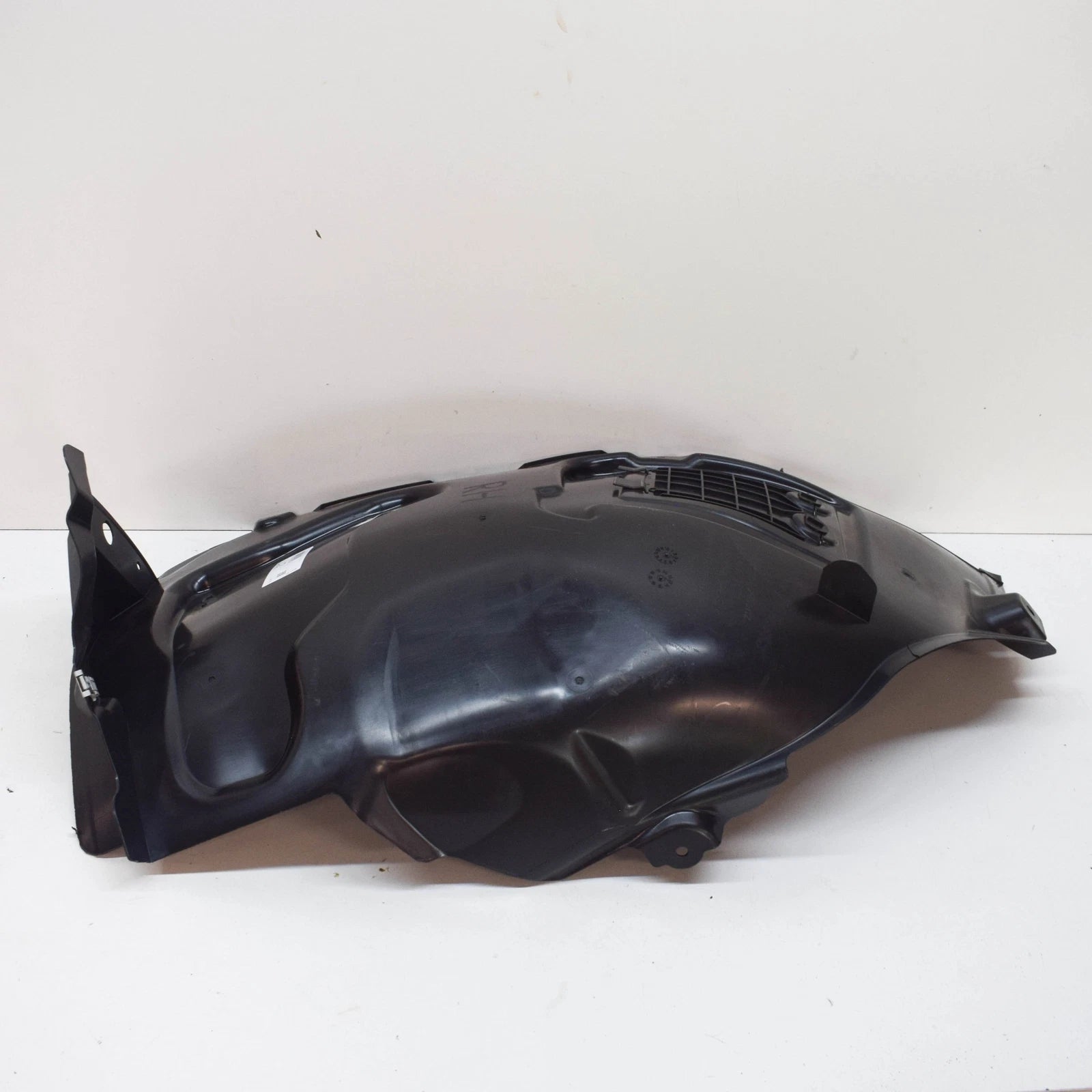 NEW MB GLC X253 FRONT RIGHT FENDER WHEEL HOUSING COVER A2536907601