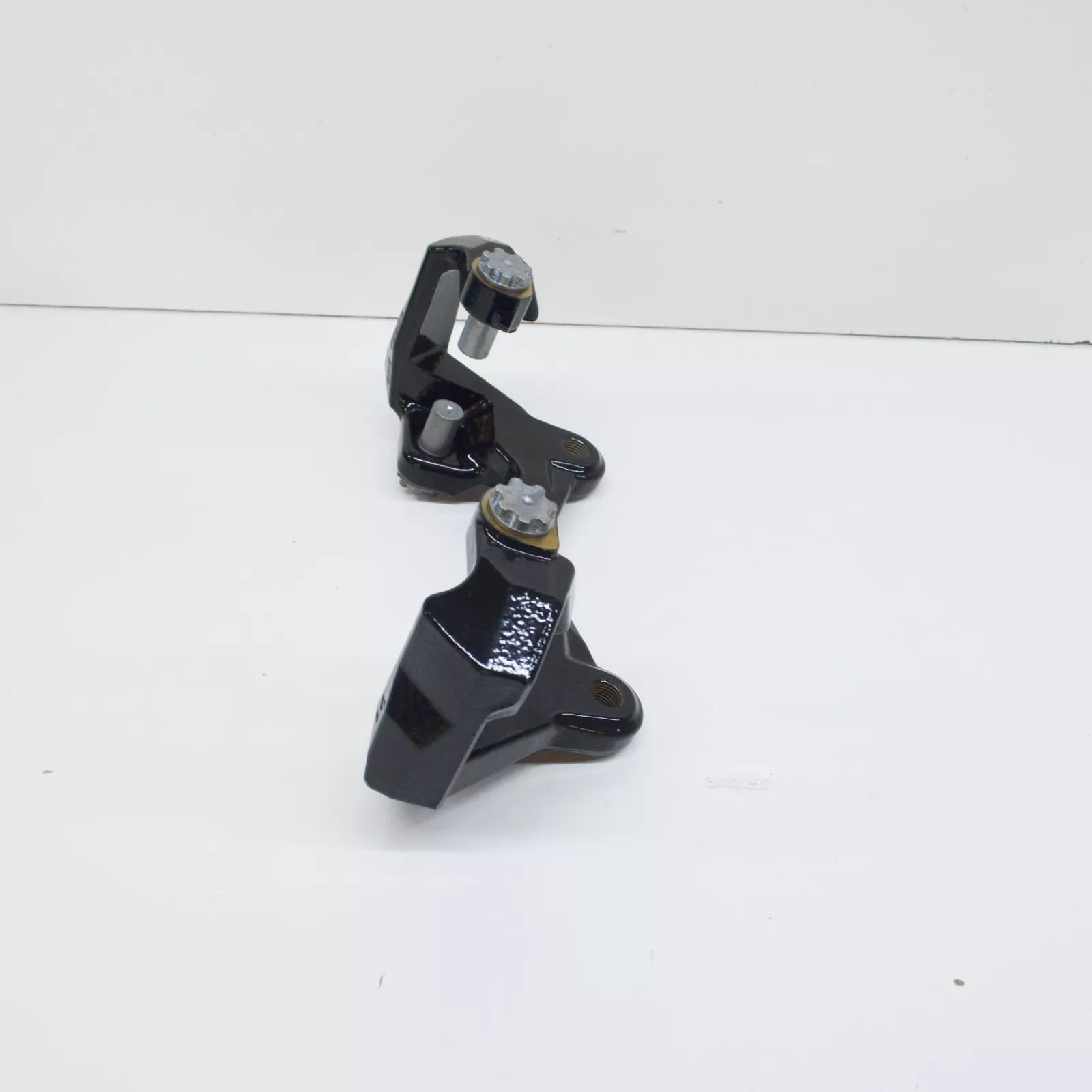 NEW AUDI A5 SPORTBACK 8T FRONT RIGHT CALIPER CARRIER 8T0615126 ORIGINAL