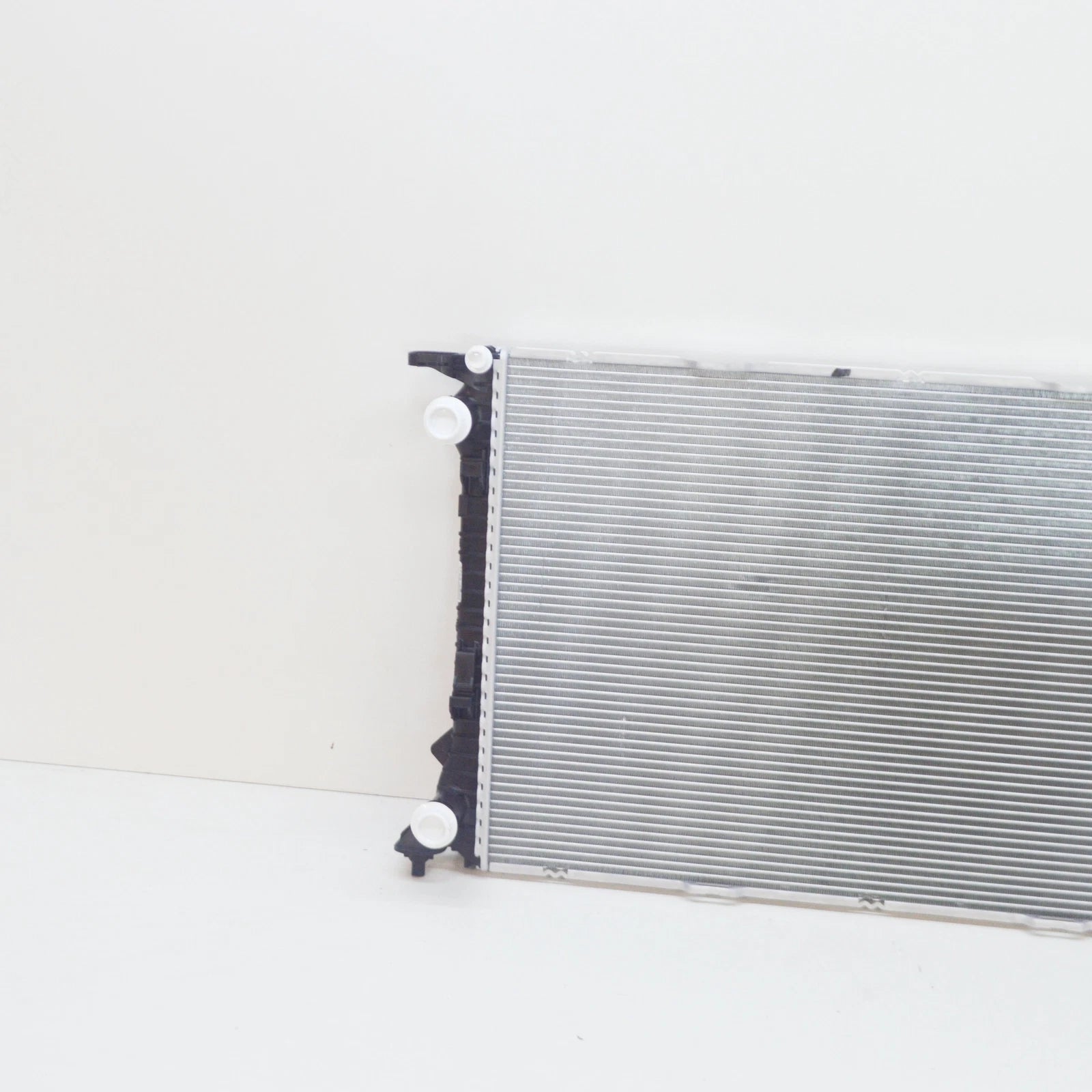 NEW AUDI A4 AVANT B8 ENGINE COOLANT RADIATOR 8K0121251AG ORIGINAL