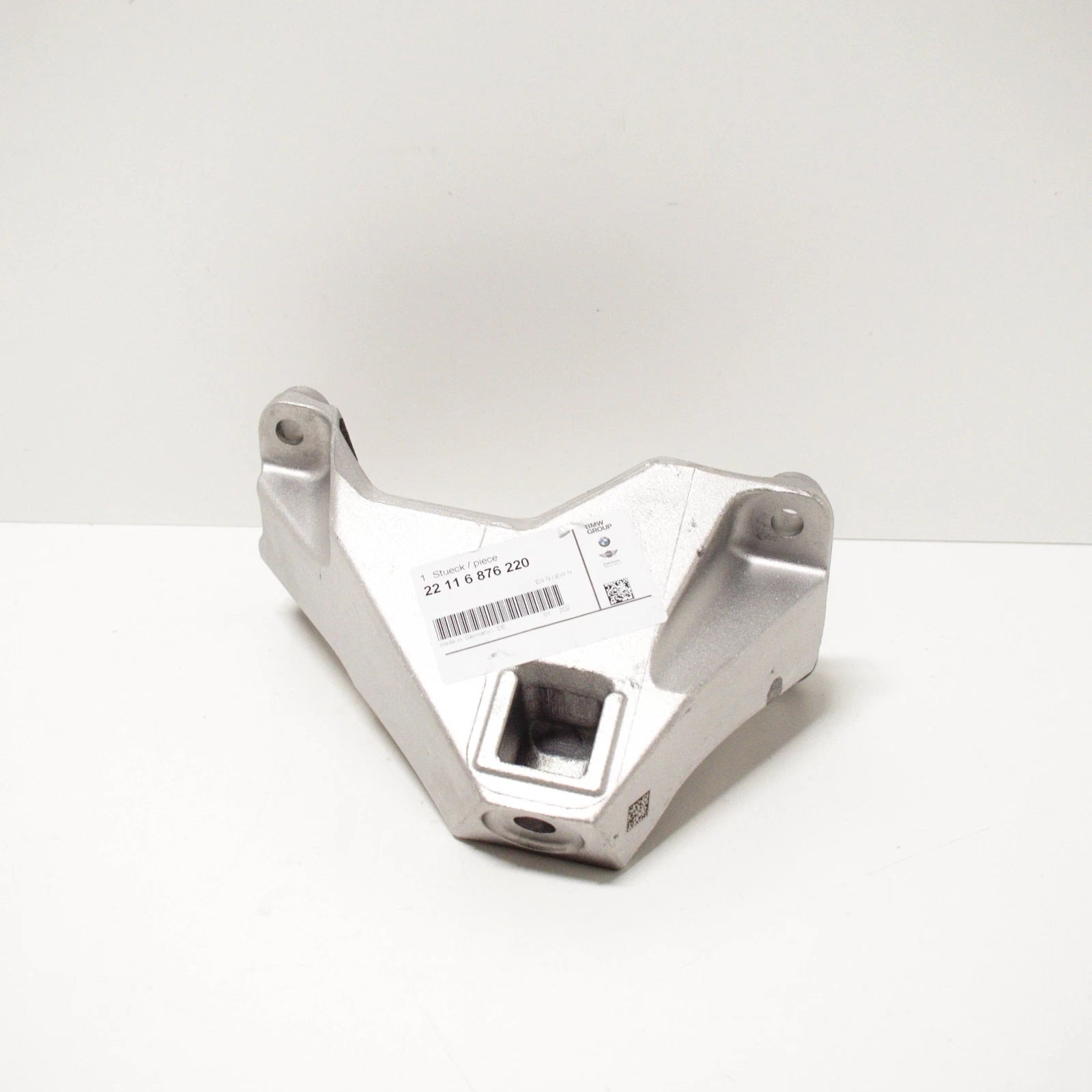 NEW BMW 7 G11 RIGHT ENGINE SUPPORTING BRACKET 22116876220 ORIGINAL