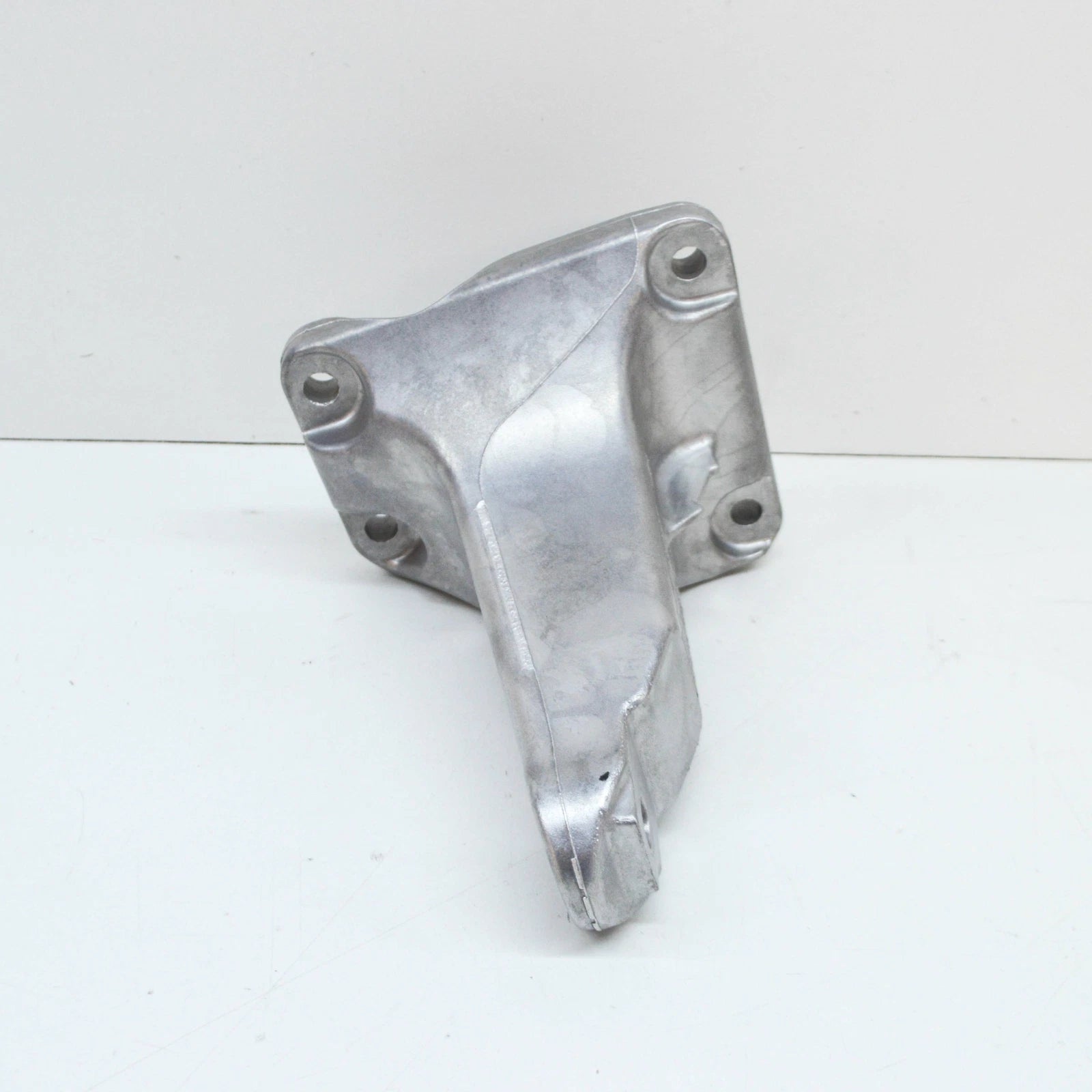 NEW BMW 1 F21 ENGINE RIGHT SIDE BRACKET 22116855822 ORIGINAL