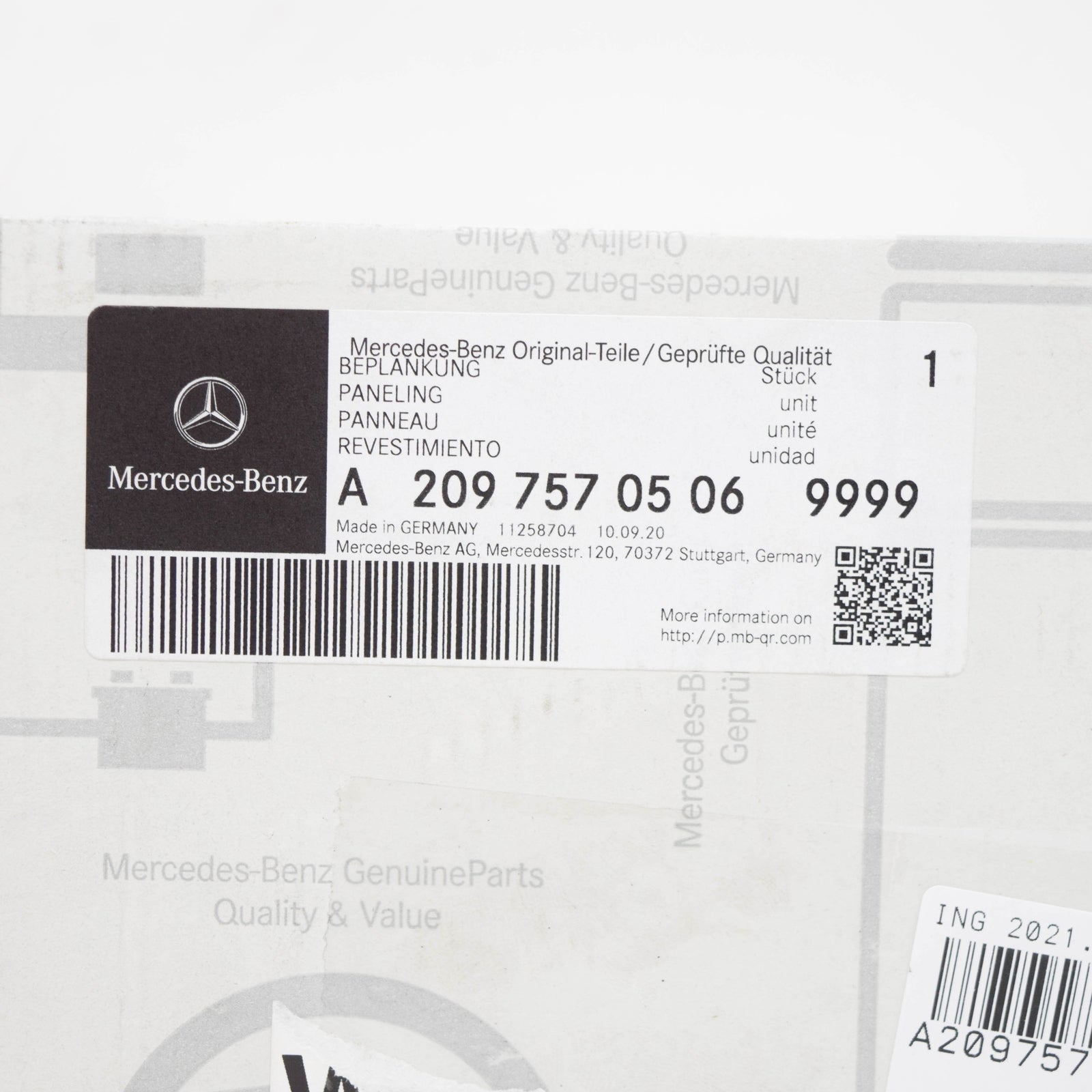 NEW MERCEDES BENZ CLK A209 FRONT LEFT HINGE COVER CAP A20975705069999 ORIGINAL