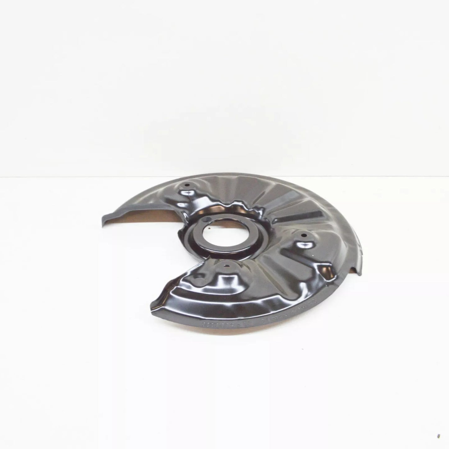 NEW VW PASSAT B8 REAR LEFT BRAKE DISC PROTECTION COVER PLATE 3Q0615611B ORIGINAL