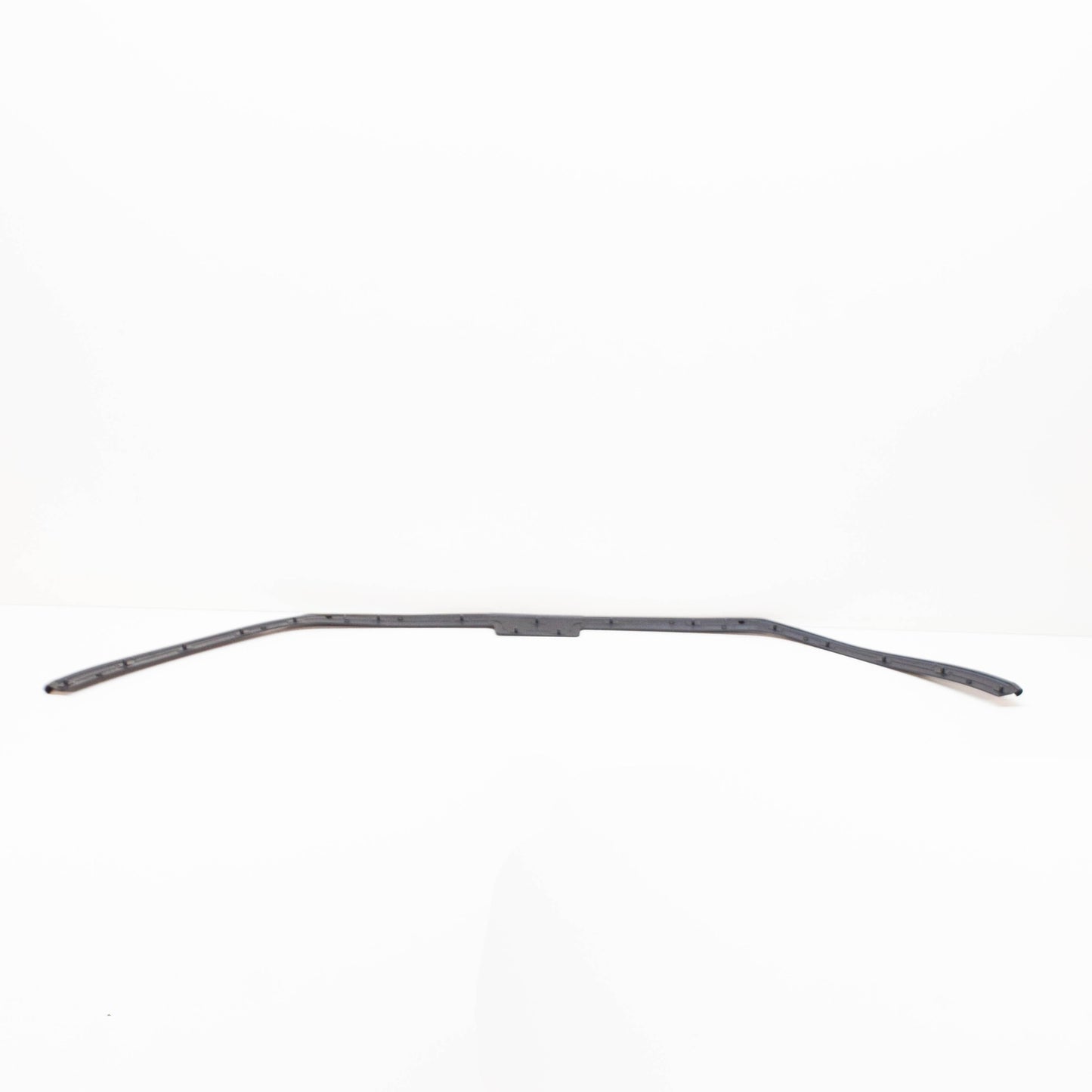 new audi q7 4m front bonnet hood weather strip 	4m0823126 original