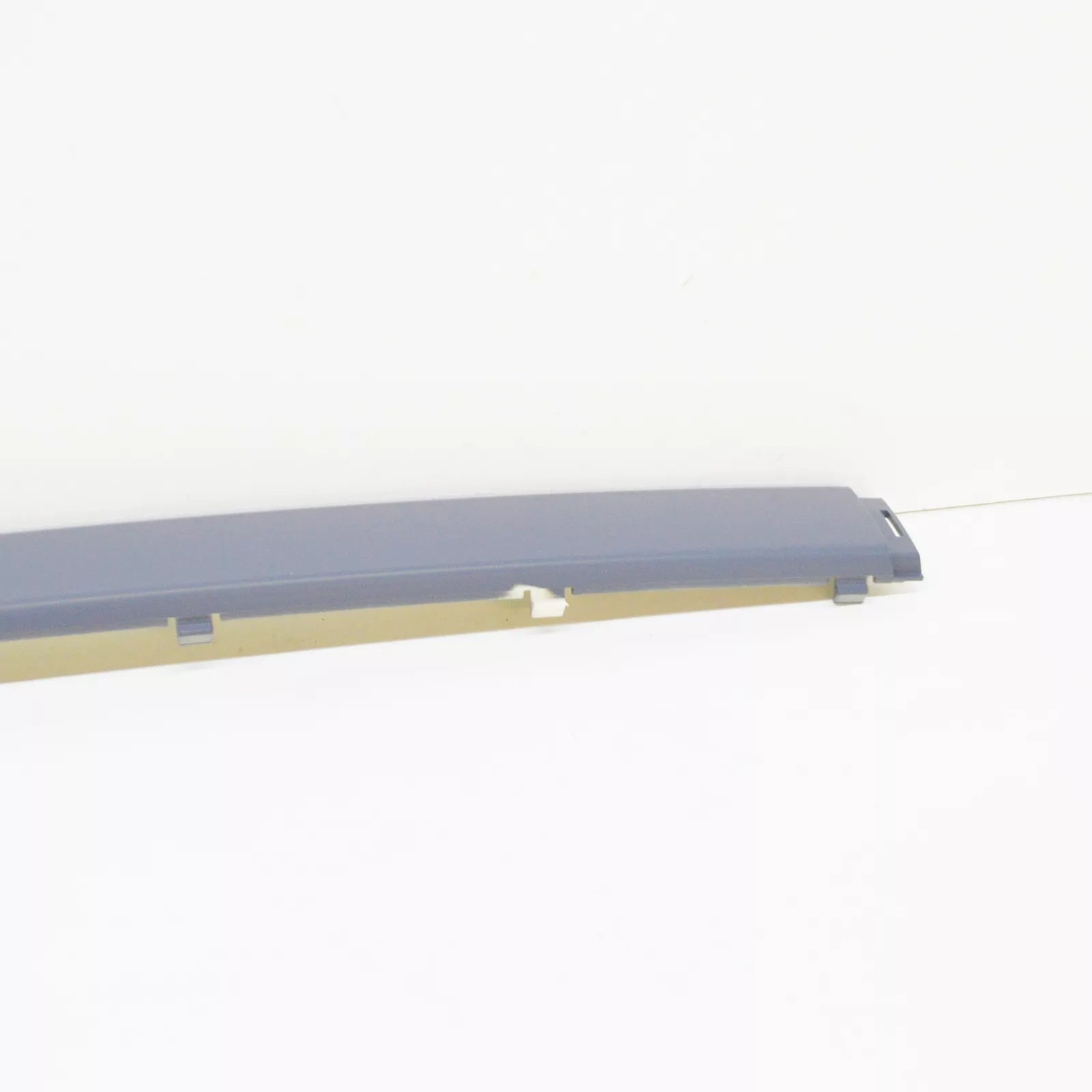 NEW BMW 5 E39 FRONT BUMPER STRIP GUARD TRIM CENTER 51117005985 ORIGINAL