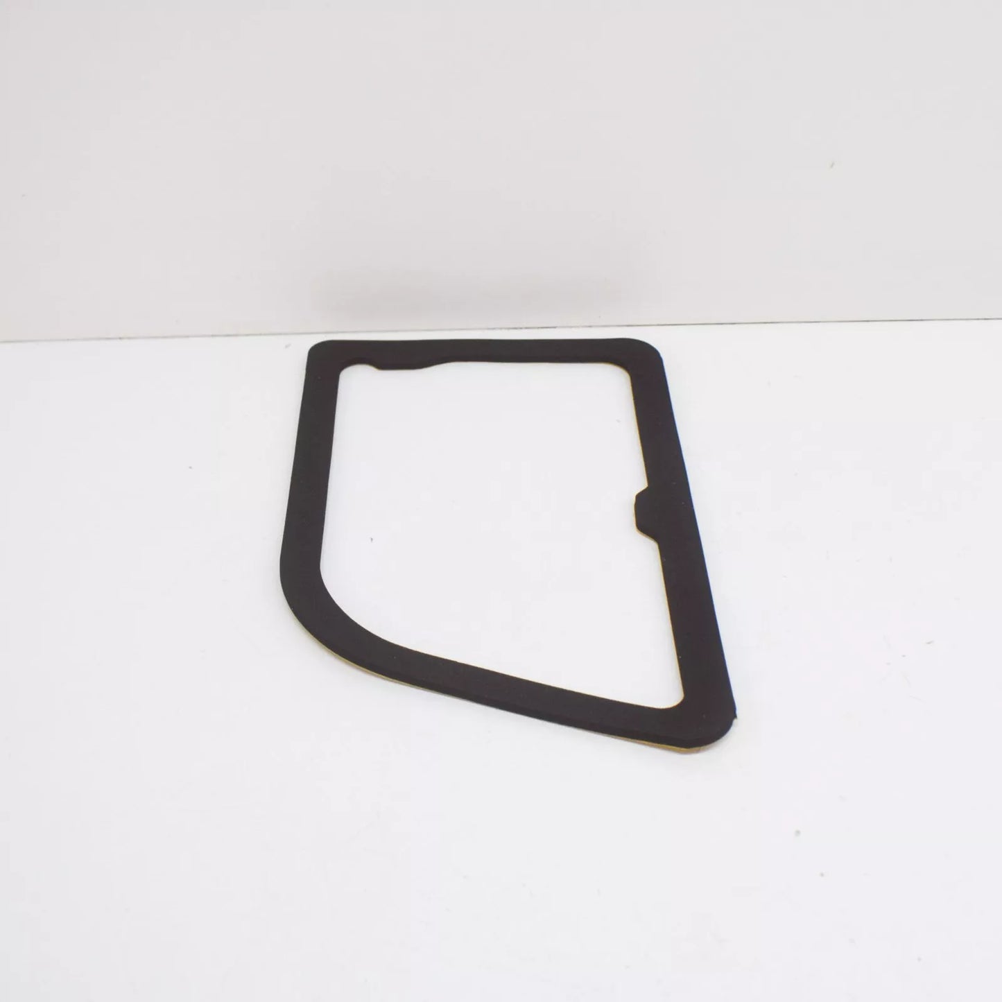 NEW BMW X5 E70 REAR RIGHT LIGHT INNER GASKET SEAL 63217288974 2010 ORIGINAL