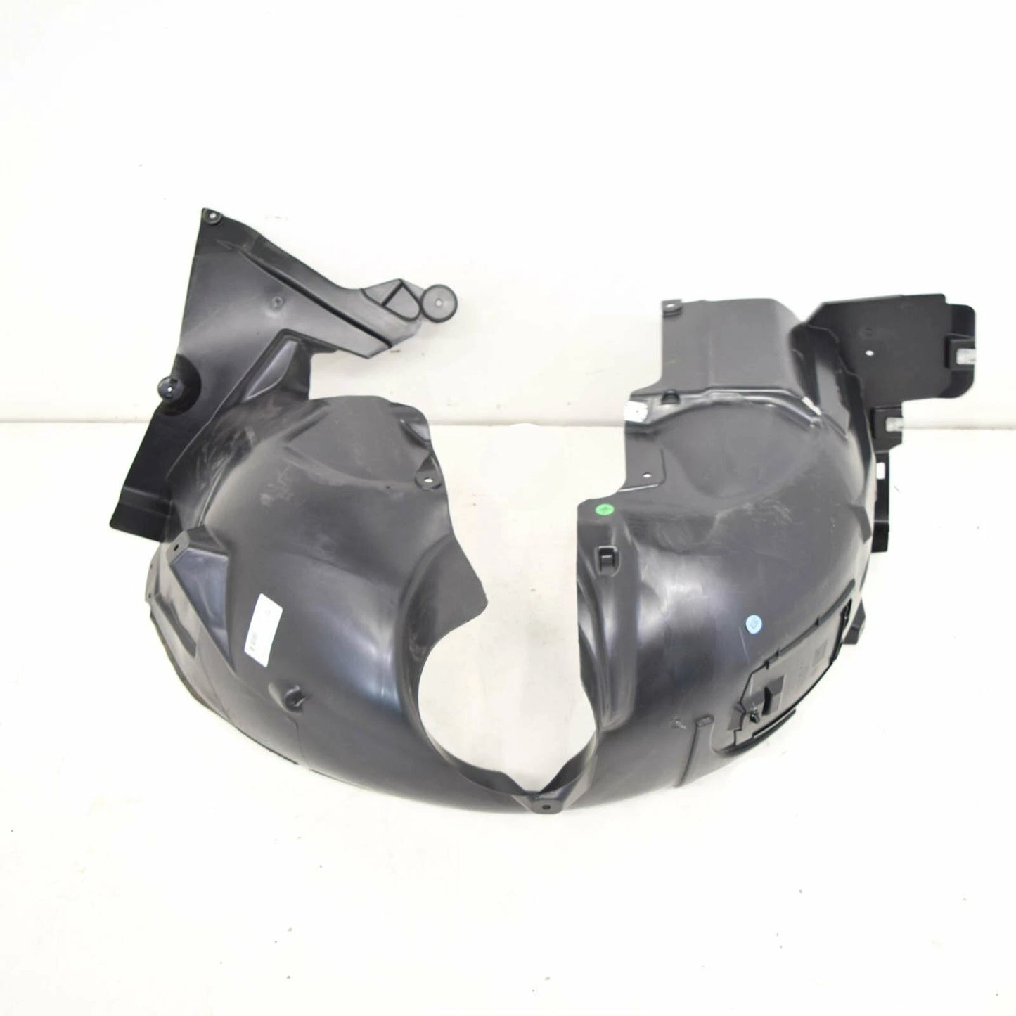 NEW MB A-CLASS W176 FRONT RIGHT WHEEL MUD SPLASH GUARD A2466900200 ORIGINAL