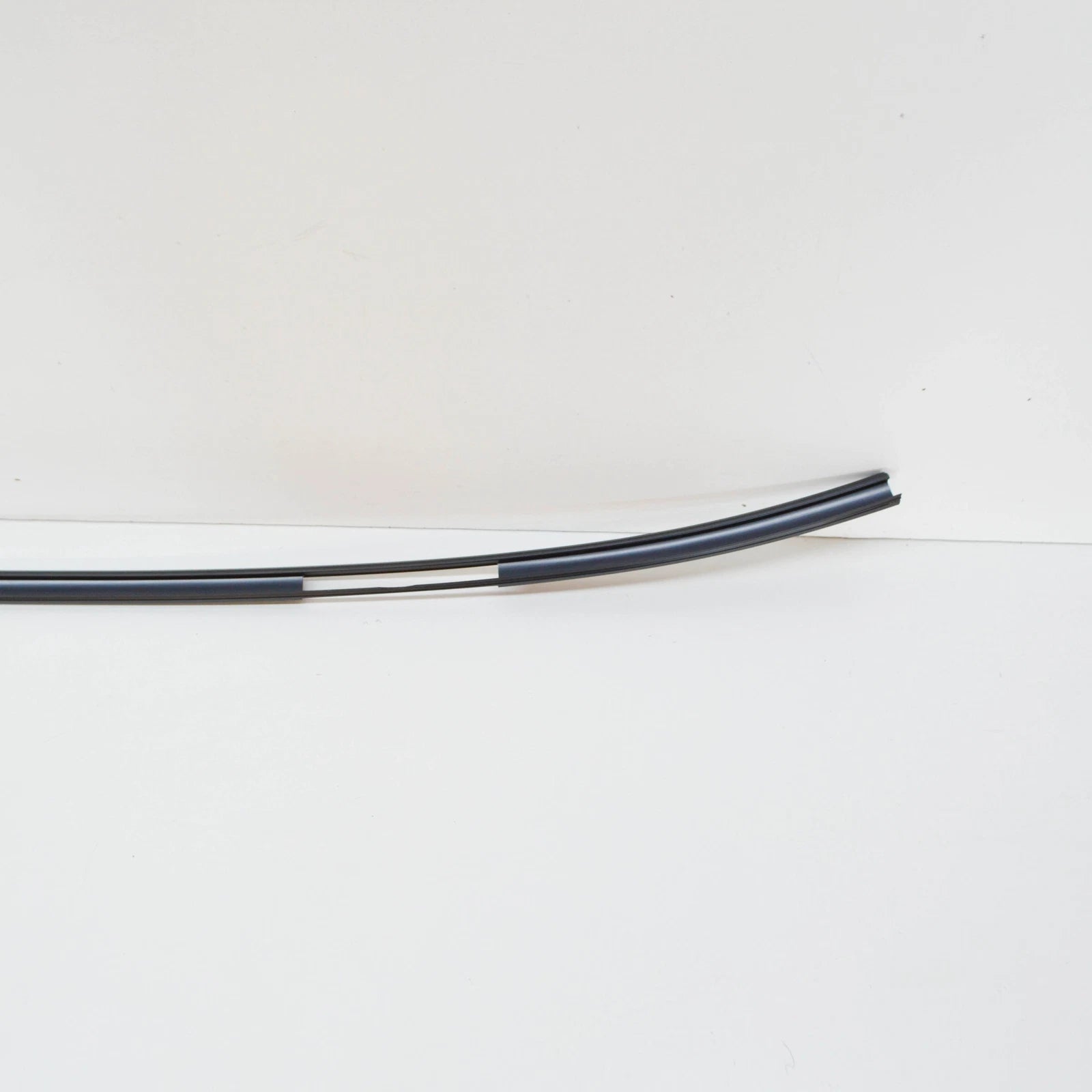 NEW BMW 5 E39 LEFT ROOF MOULDING 51138195561 8195561 ORIGINAL