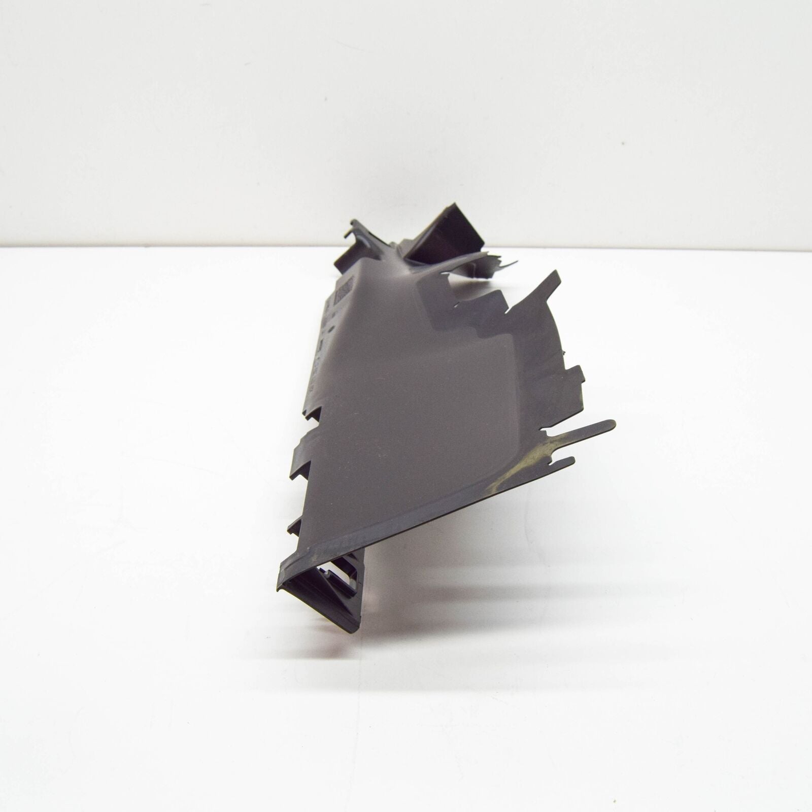 NEW VOLKSWAGEN PASSAT B8 3G LEFT RADIATOR AIR DEFLECTOR 3G0121283C ORIGINAL