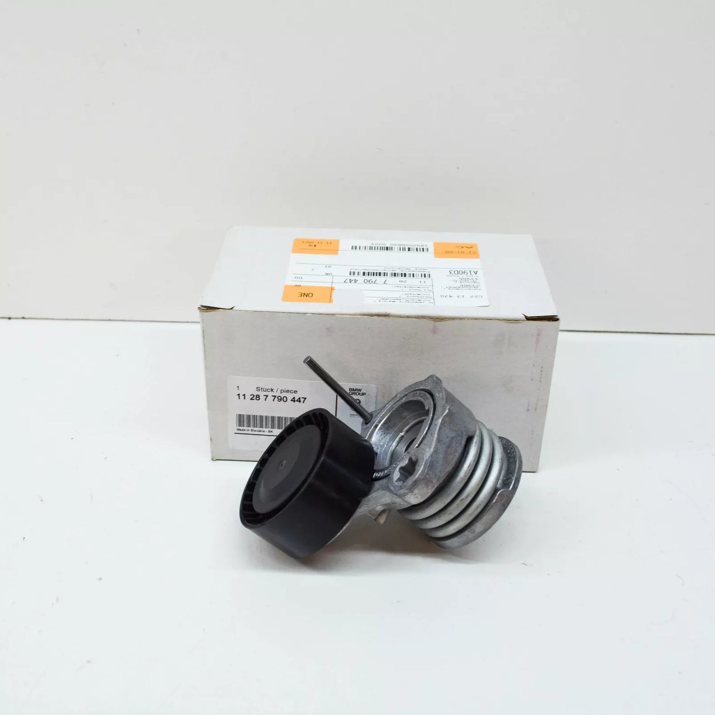 NEW BMW 1 E87 V-RIBBED BELT TENSIONER PULLEY 11287790447 7790447 2004 ORIGINAL