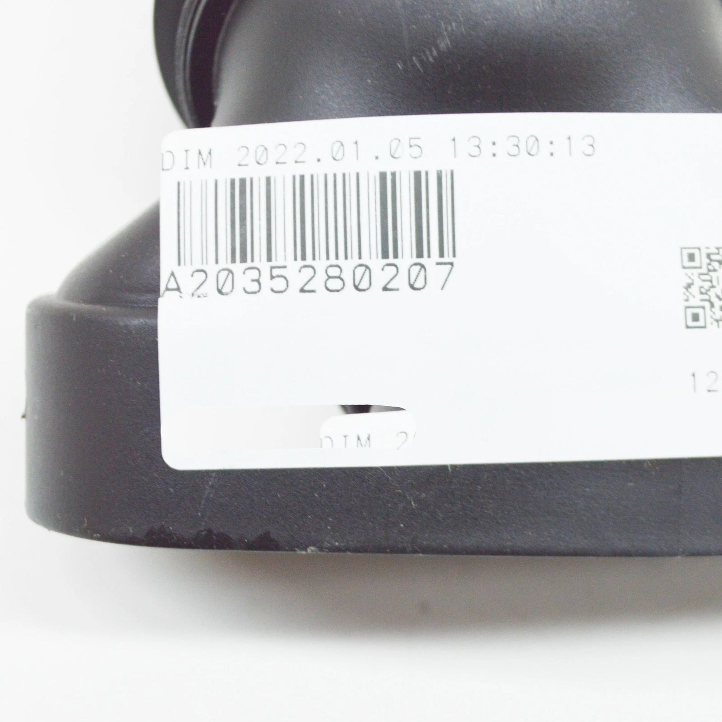 NEW MERCEDES-BENZ C W203 AIR INTAKE PIPE ELBOW A2035280207