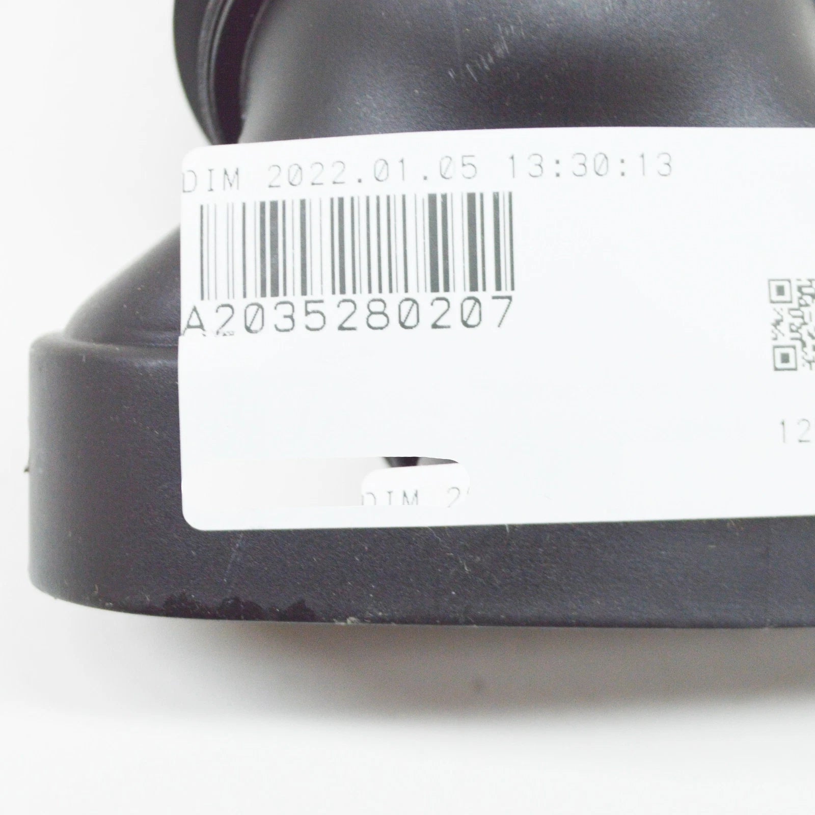 NEW MERCEDES-BENZ C W203 AIR INTAKE PIPE ELBOW A2035280207