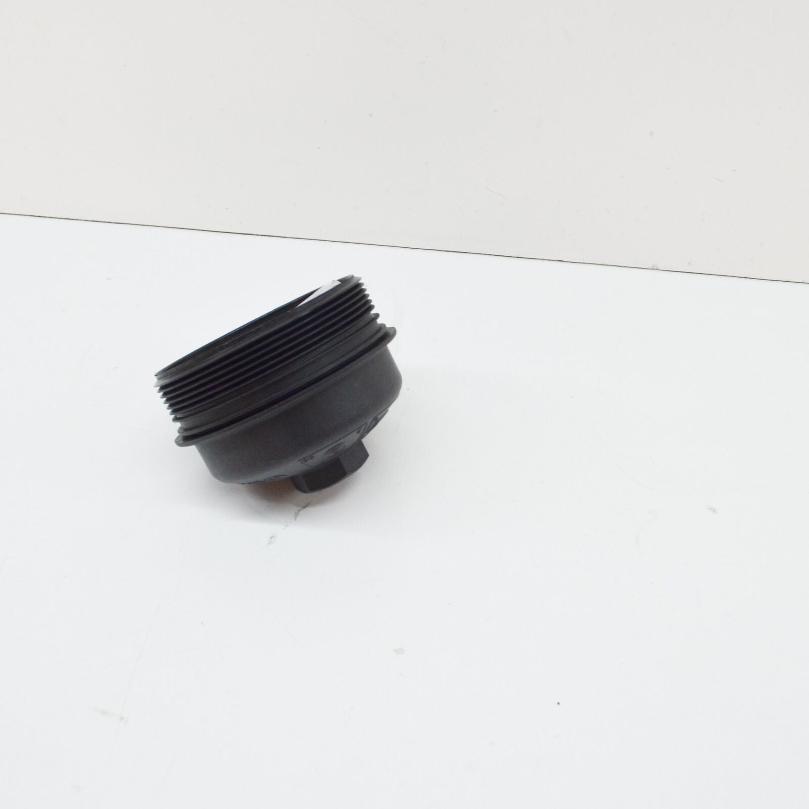 NEW MB ATEGO FUEL FILTER TANK CAP COVER A0000929205 ORIGINAL