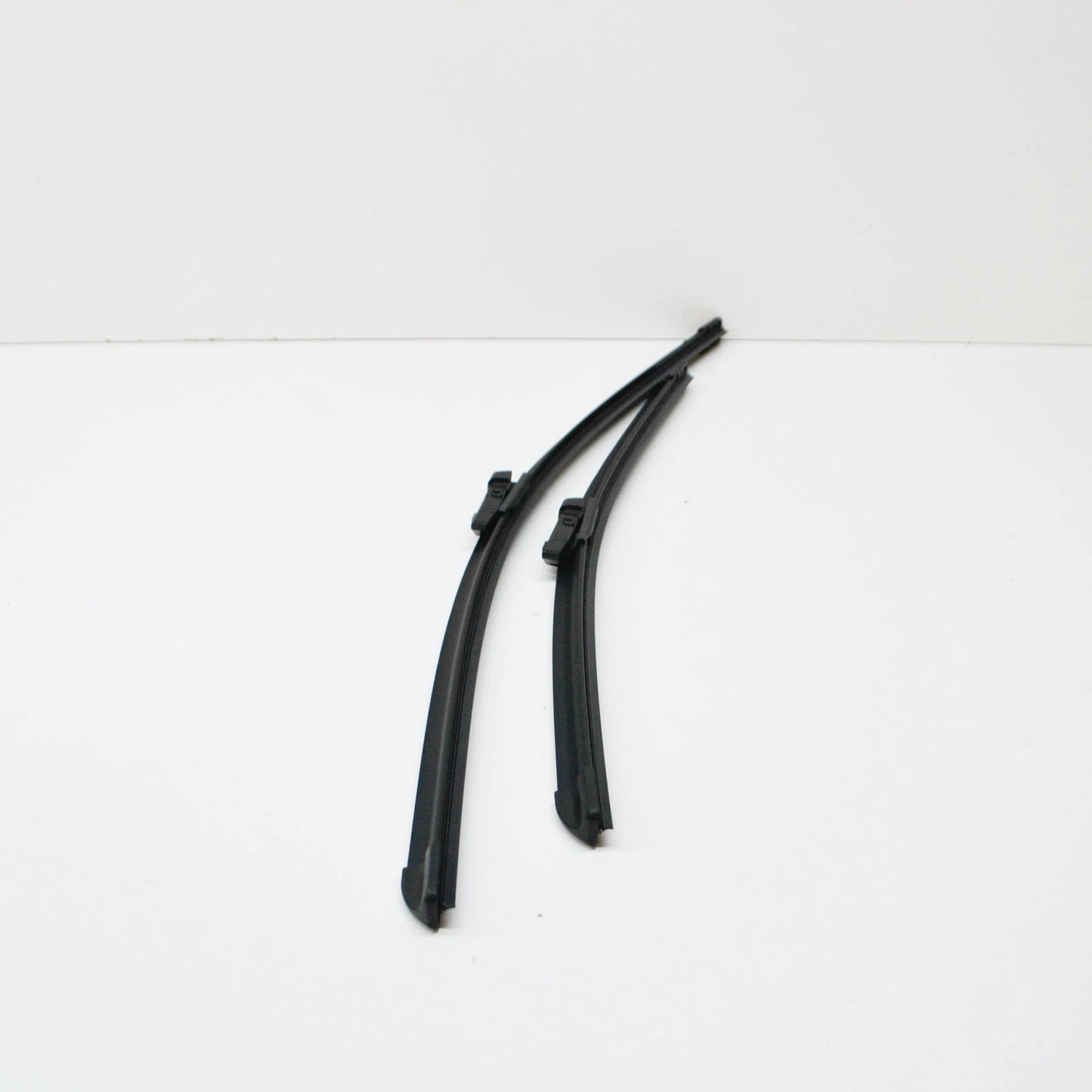 NEW VW CADDY ALLTRACK FURGON SAA FRONT WIPER BLADES RHD 2K2998002A