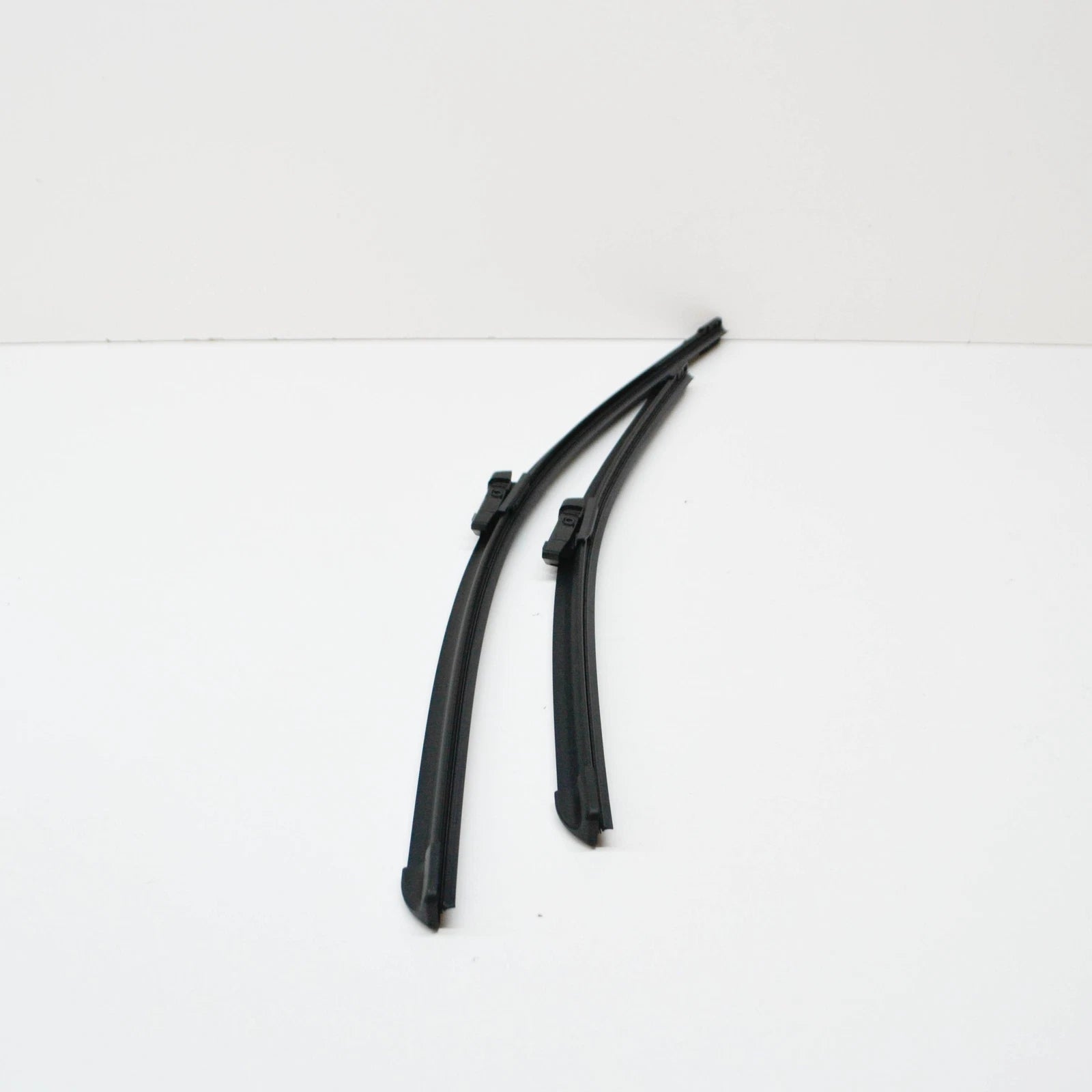 NEW VW CADDY ALLTRACK FURGON SAA FRONT WIPER BLADES RHD 2K2998002A