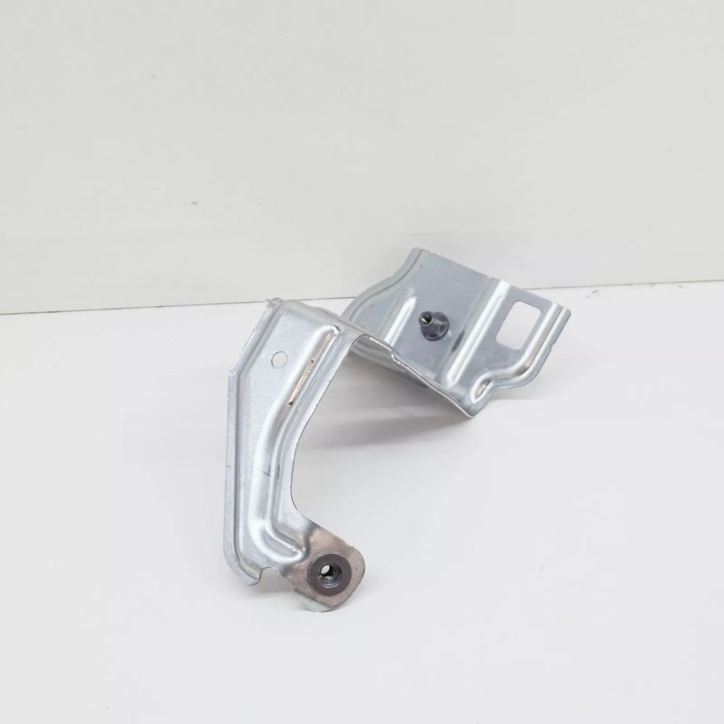 NEW MERCEDES-BENZ GLA H247 FRONT LEFT FENDER HOLDER BRACKET A2478807901 ORIGINAL