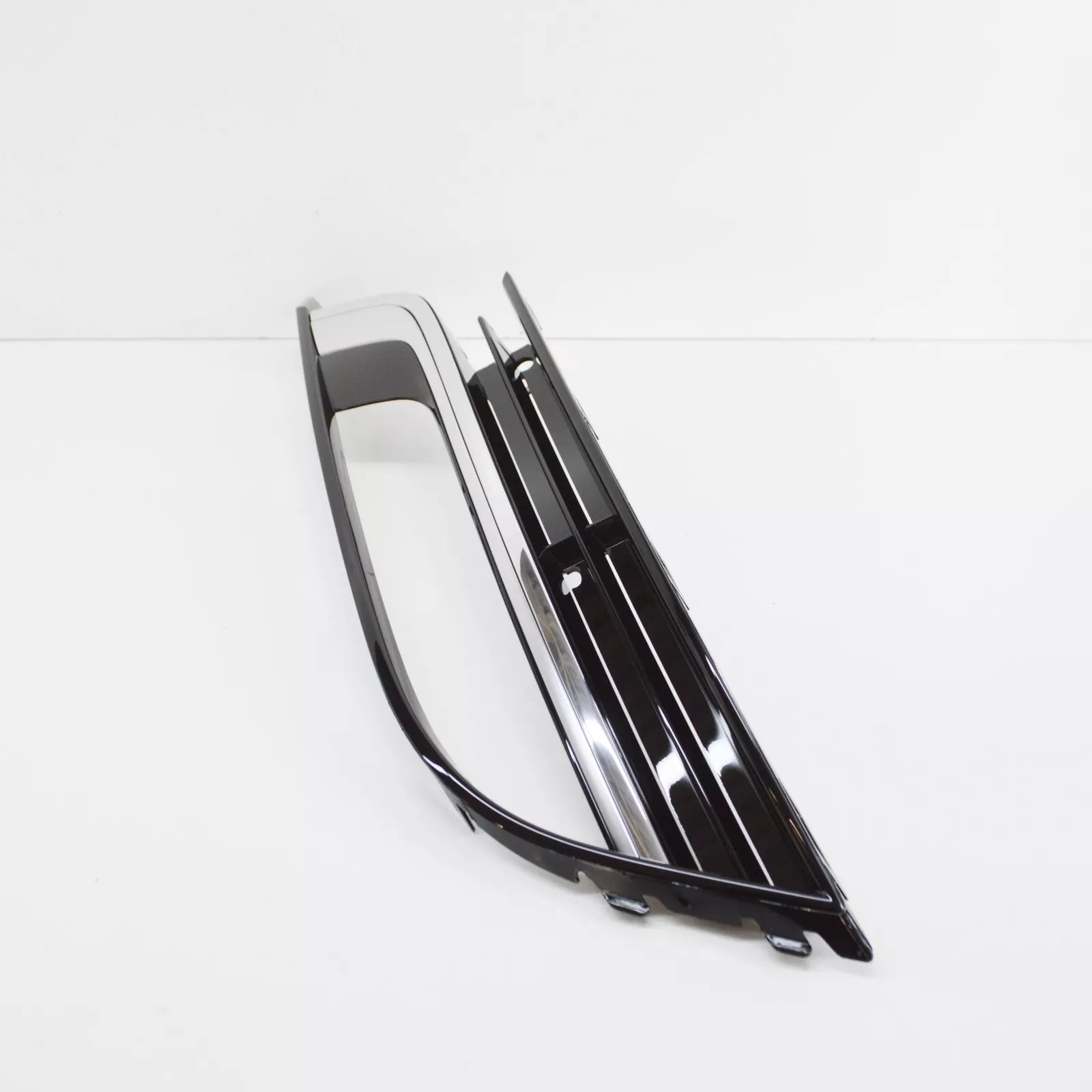 NEW VOLKSWAGEN CC 358 RIGHT FOG LIGHT GRILLE 3C8854662A041 3C8854662A 041