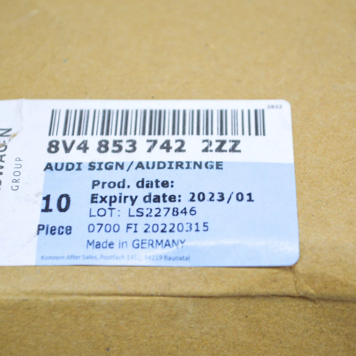 NEW AUDI A3 8V REAR TRUNK EMBLEM BADGE CHROME RINGS 8V4853742 2ZZ