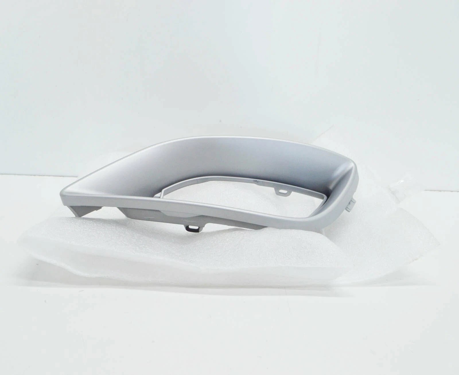 NEW MB R W251 FRONT BUMPER FOG LIGHT COVER LEFT TRIM A2518851923 ORIGINAL