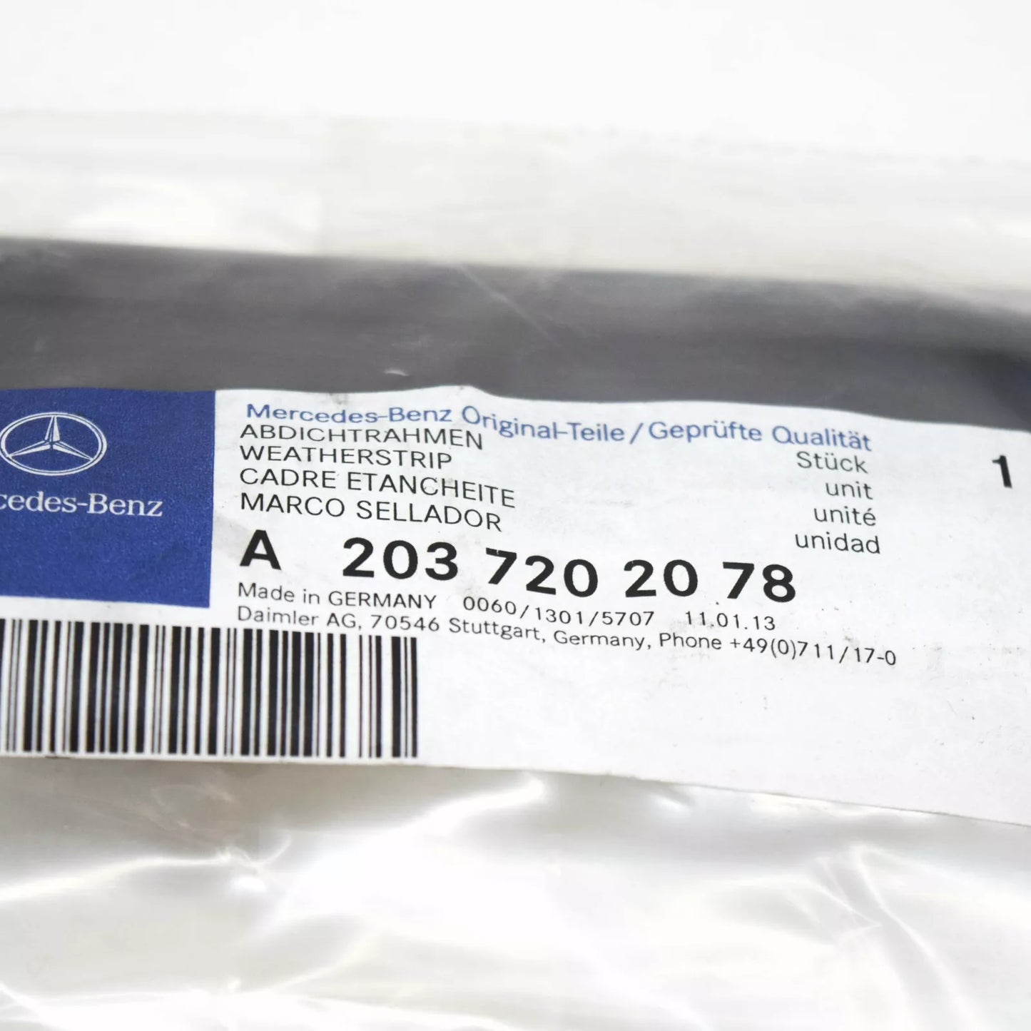 NEW MERCEDES C-CLASS W203 FRONT DOOR WEATHERSTRIP SEAL RIGHT A2037202078