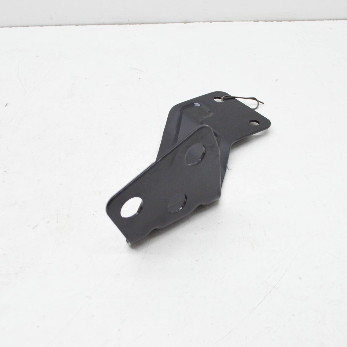 NEW AUDI Q7 4M COOLANT HOSE BRACKET 4M0121233DA ORIGINAL