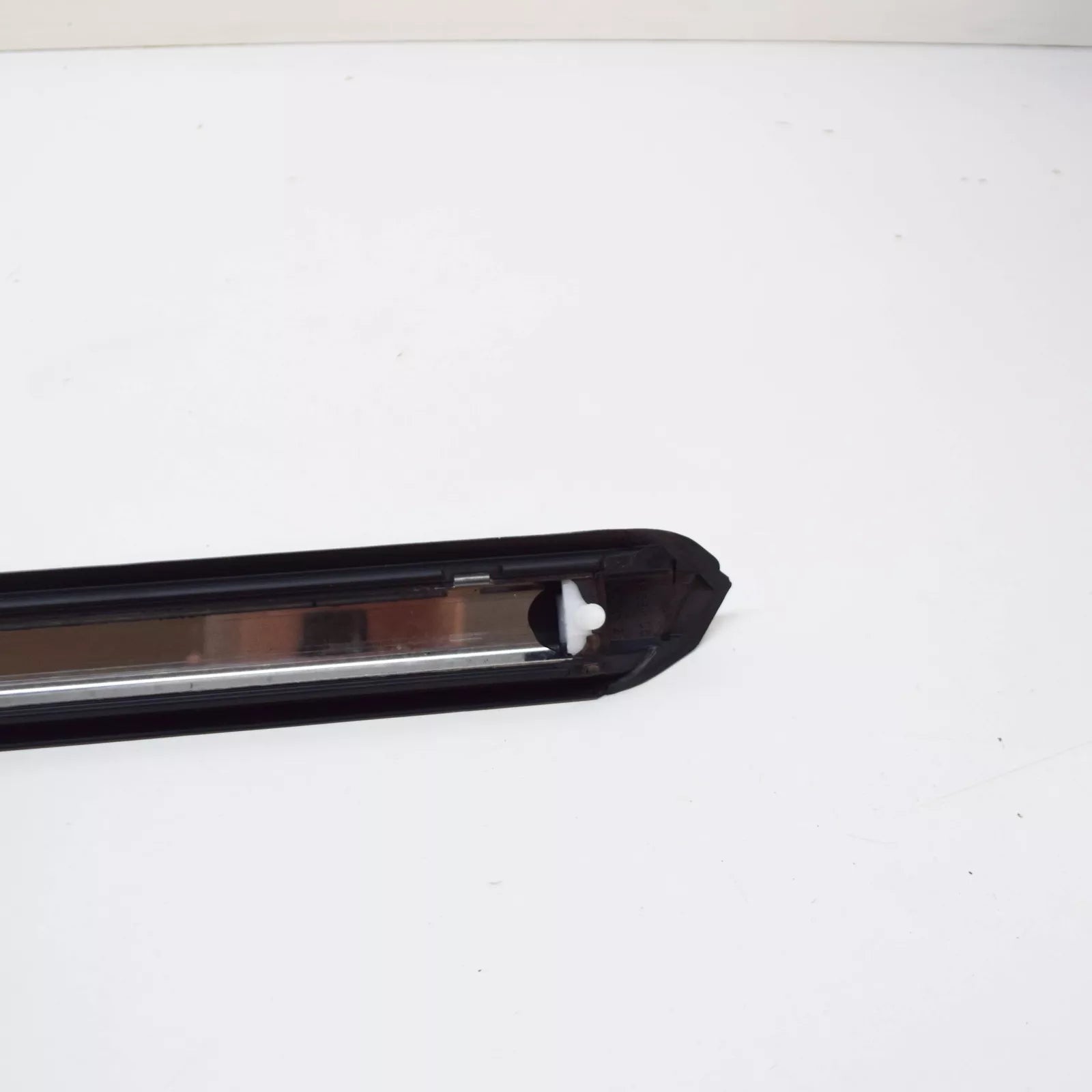 NEW BMW 3 E30 RIGHT REAR FENDER MOLDING 51131965106 ORIGINAL