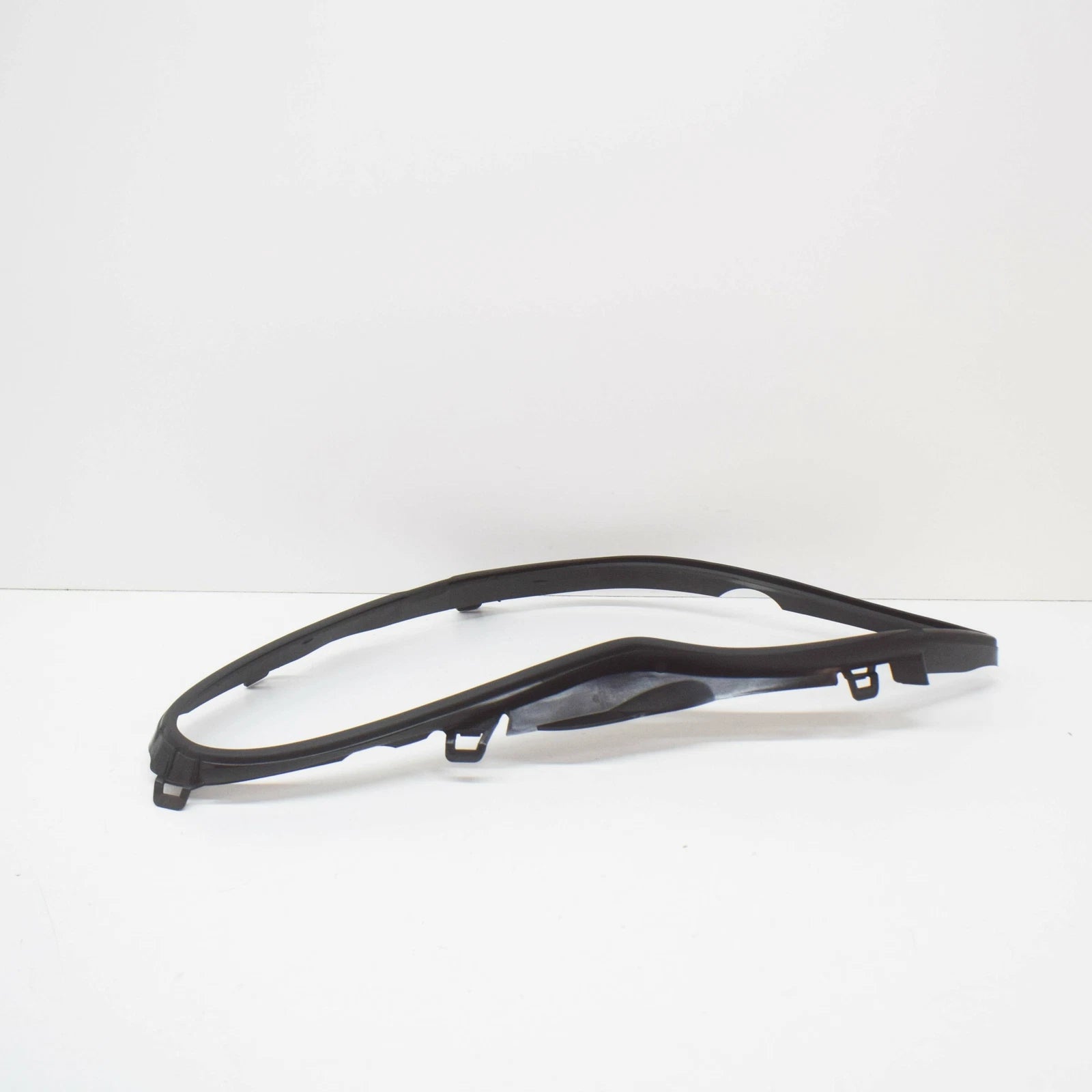 NEW MERCEDES-BENZ CLS C219 HEADLIGHT SEAL LEFT FRONT A2198200112 ORIGINAL